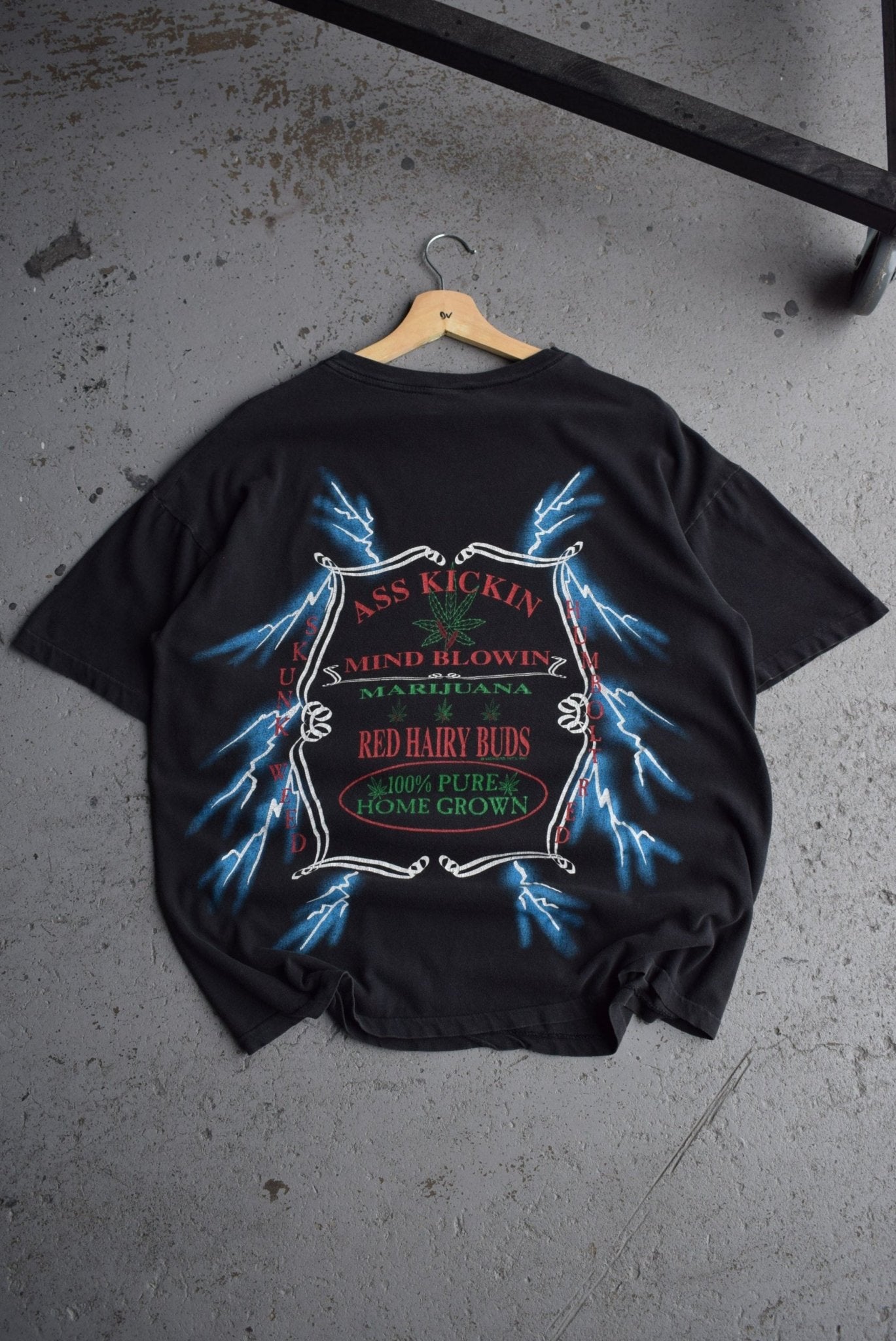 *Rare* Vintage 90s Red Hairy Buds Marijuana Tee (L) - Retrospective Store