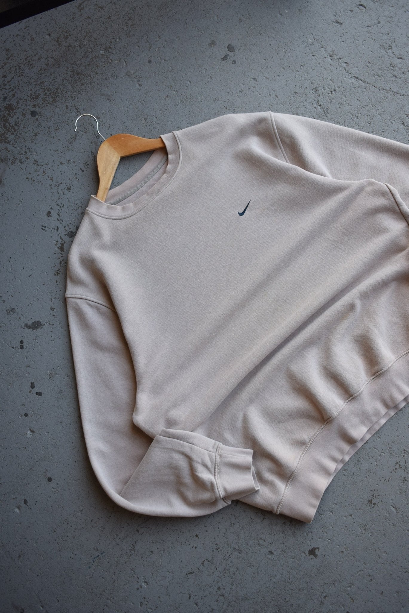 *Rare* Vintage Nike Classic Logo Embroidered Crewneck (L) - Retrospective Store