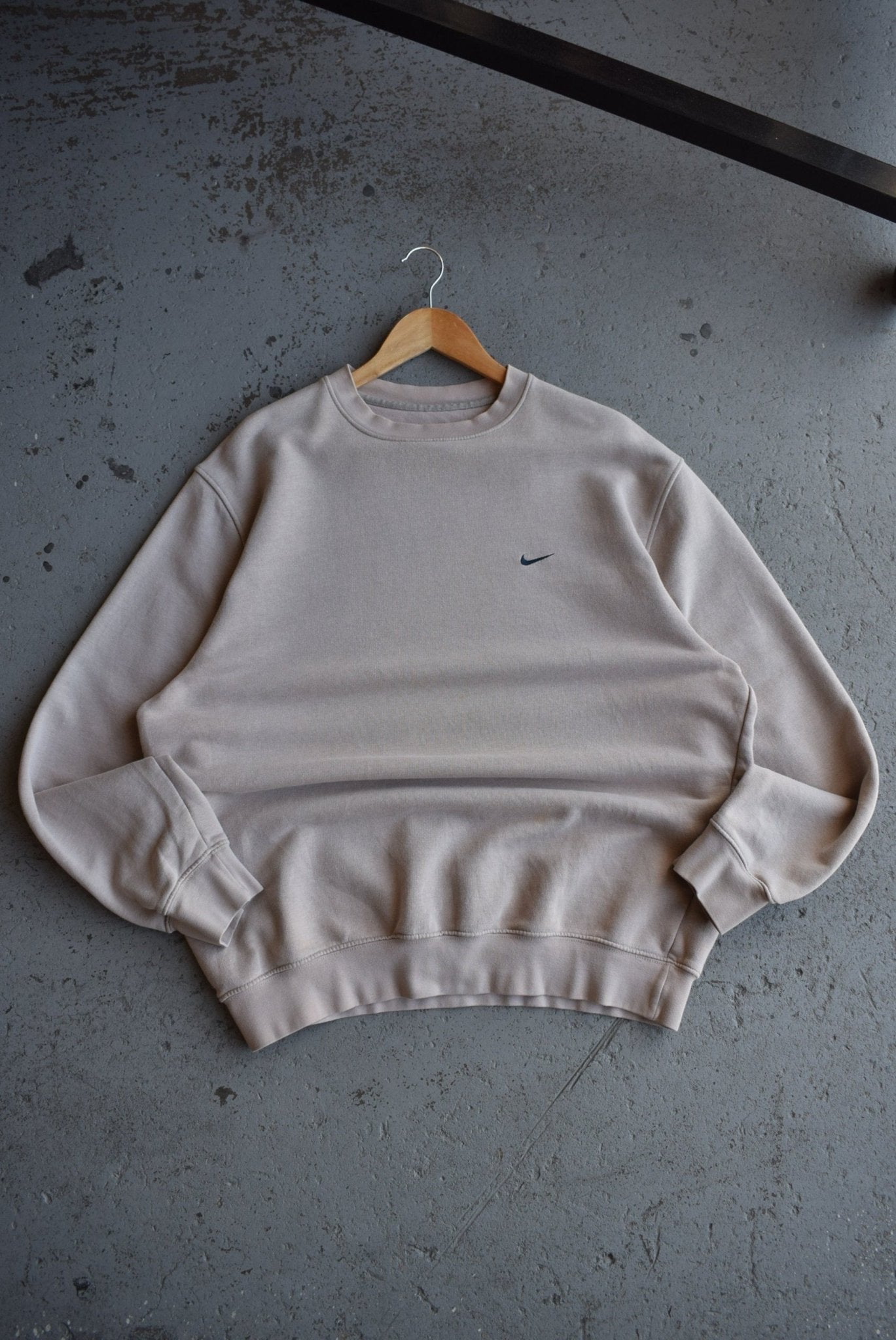 *Rare* Vintage Nike Classic Logo Embroidered Crewneck (L) - Retrospective Store