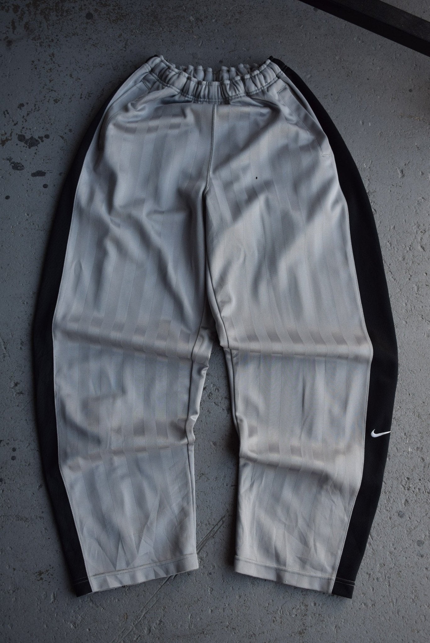 *Rare* Vintage Nike Classic Logo Embroidered Track Pants (L) - Retrospective Store