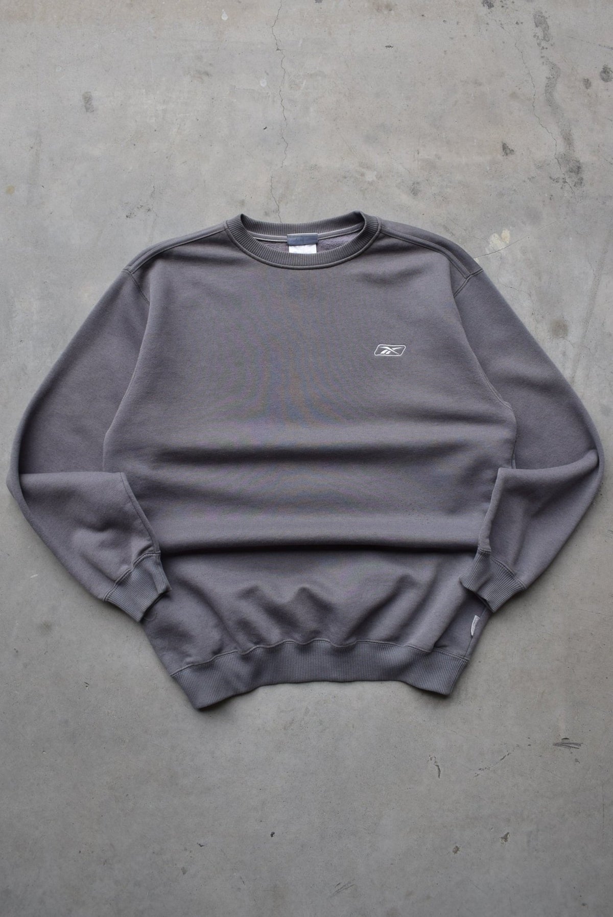 Reebok Grey Embroidered Logo Crewneck — 1990s (M) - Retrospective Store