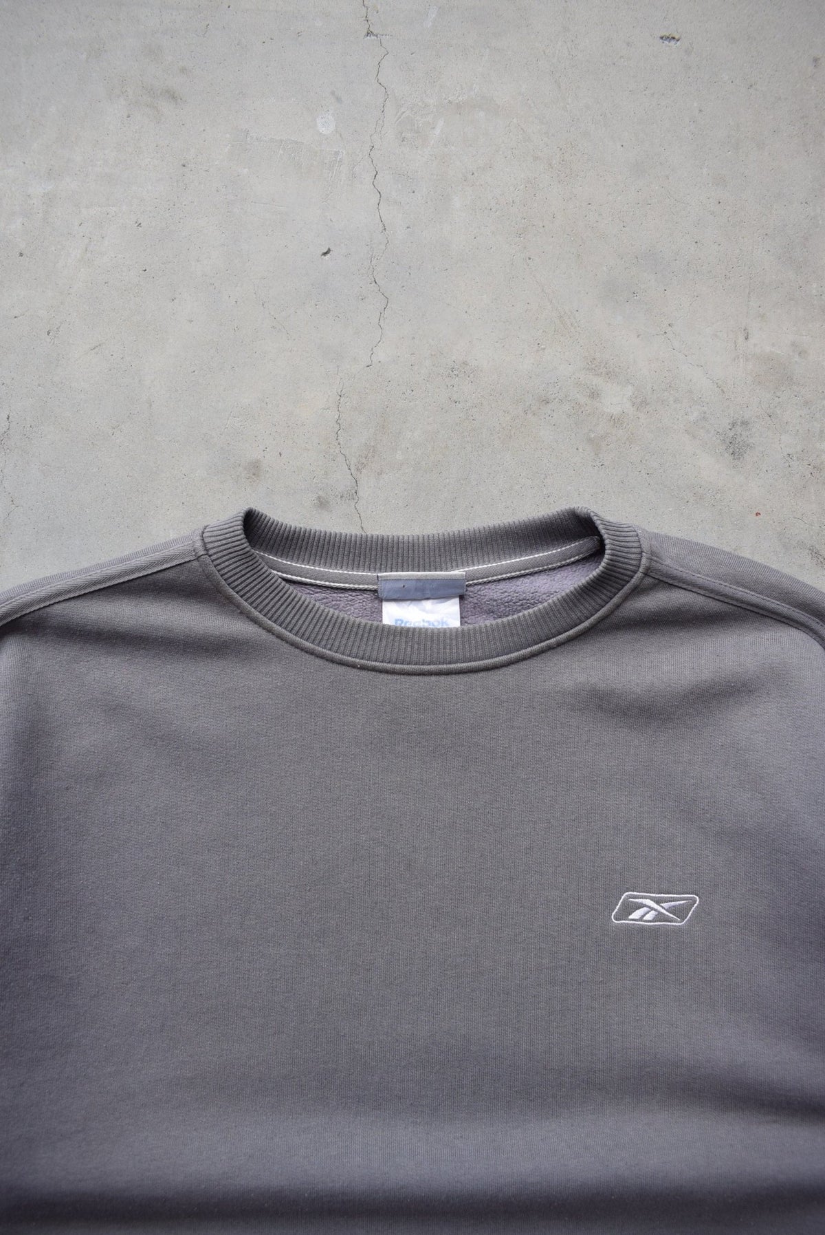 Reebok Grey Embroidered Logo Crewneck — 1990s (M) - Retrospective Store