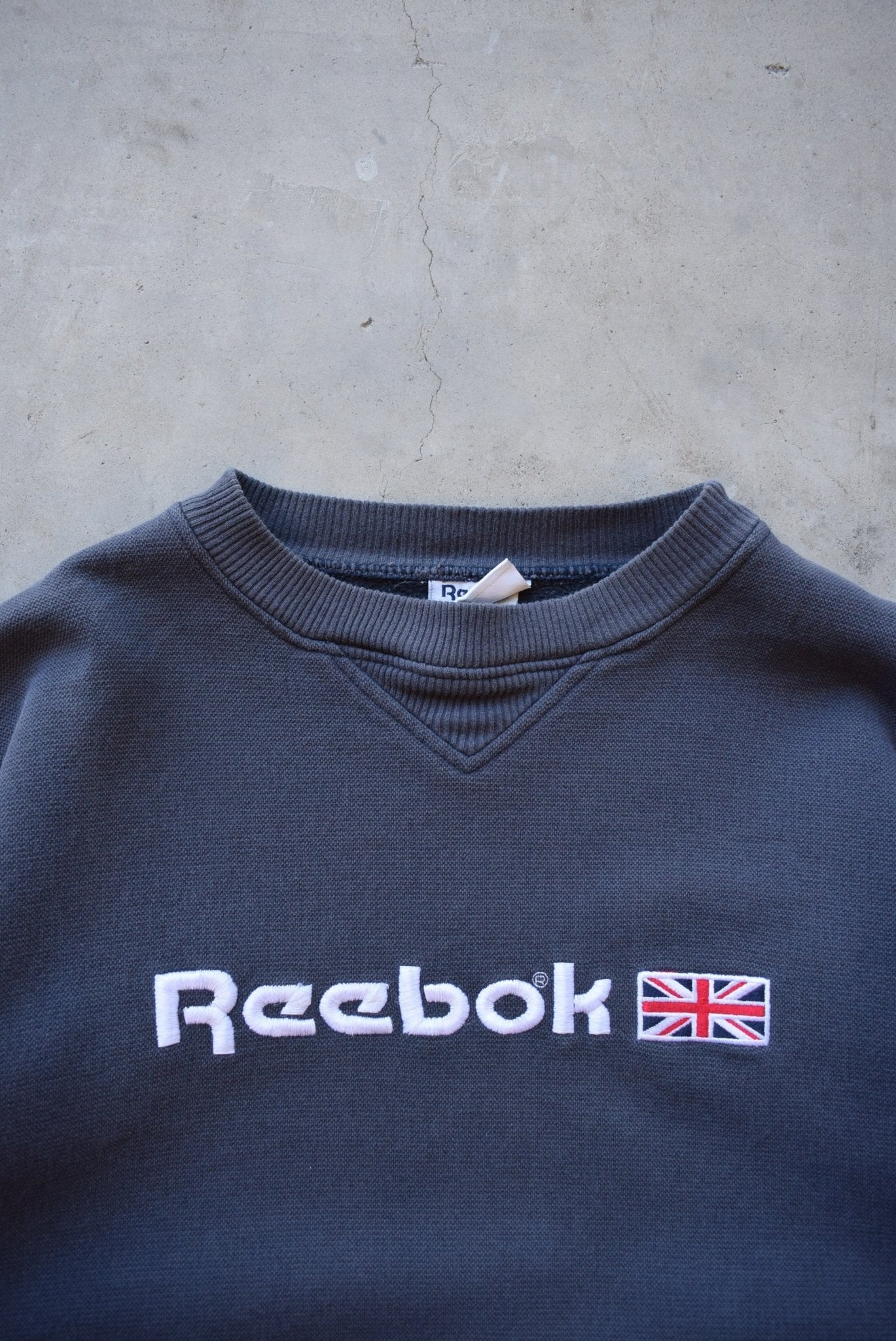 Reebok Navy Embroidered Spellout Crewneck — 1990s (M) - Retrospective Store