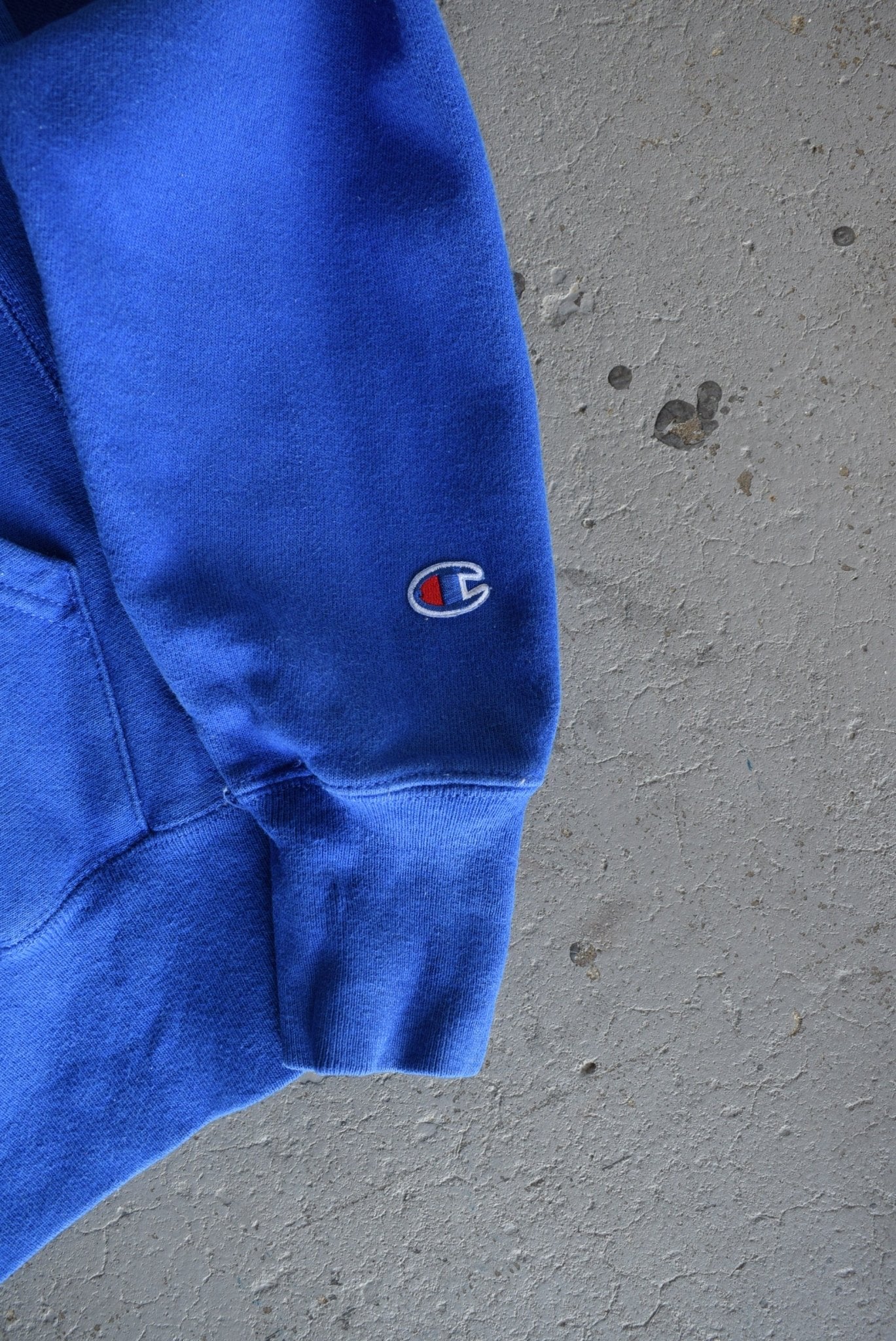*Reverse-weave* Vintage Champion Classic Logo Embroidered Hoodie (S) - Retrospective Store