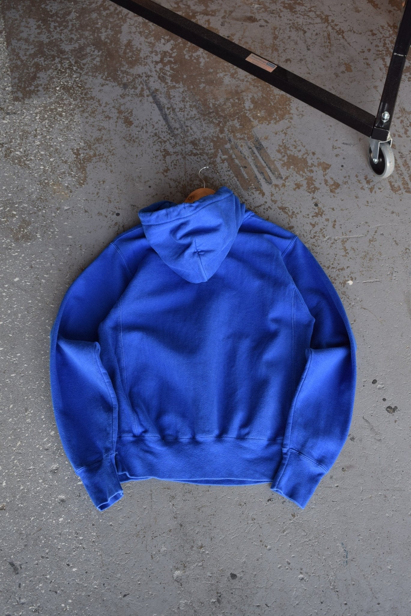 *Reverse-weave* Vintage Champion Classic Logo Embroidered Hoodie (S) - Retrospective Store