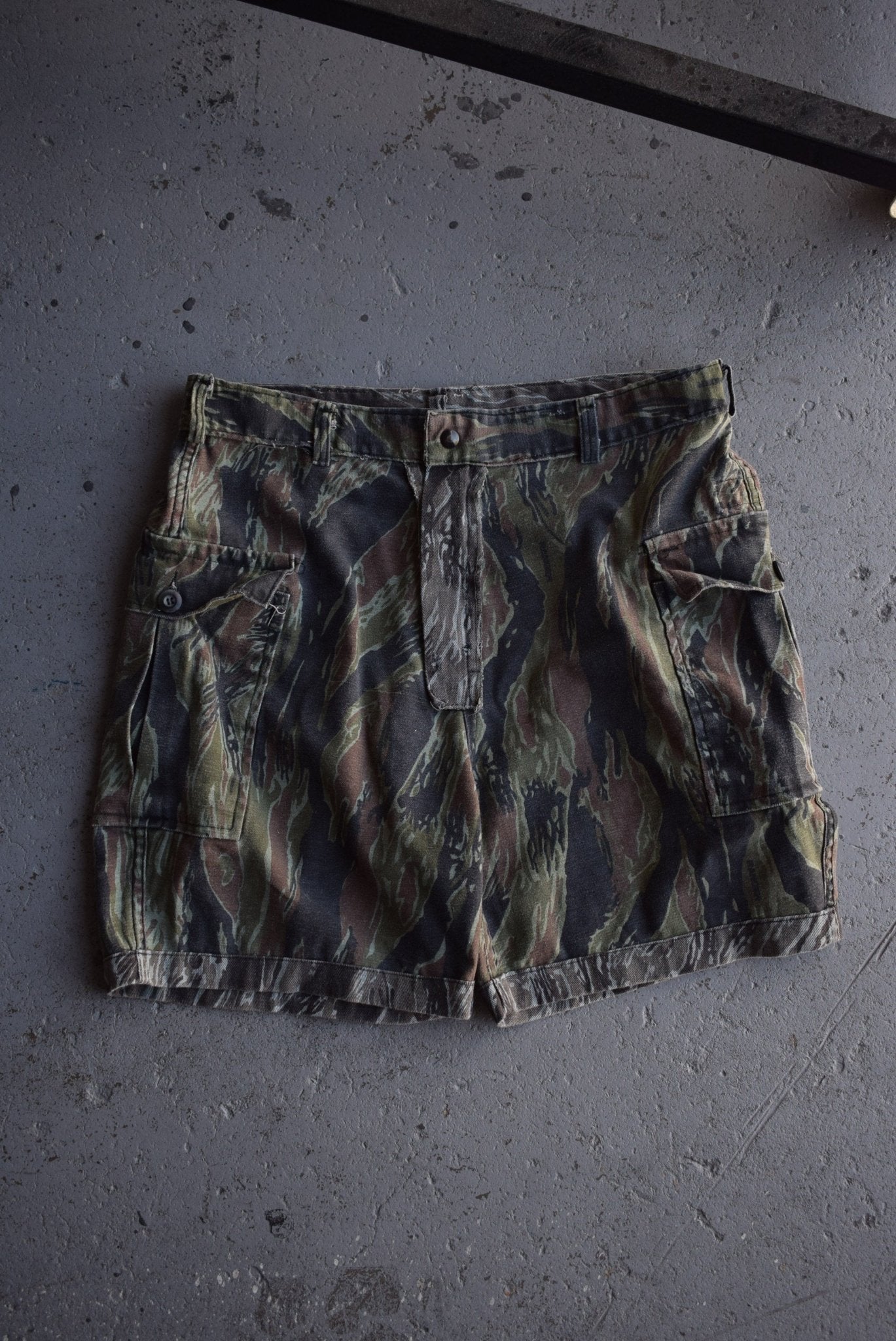 *Reversible* Vintage Ranger Camo Cargo Shorts (34) - Retrospective Store