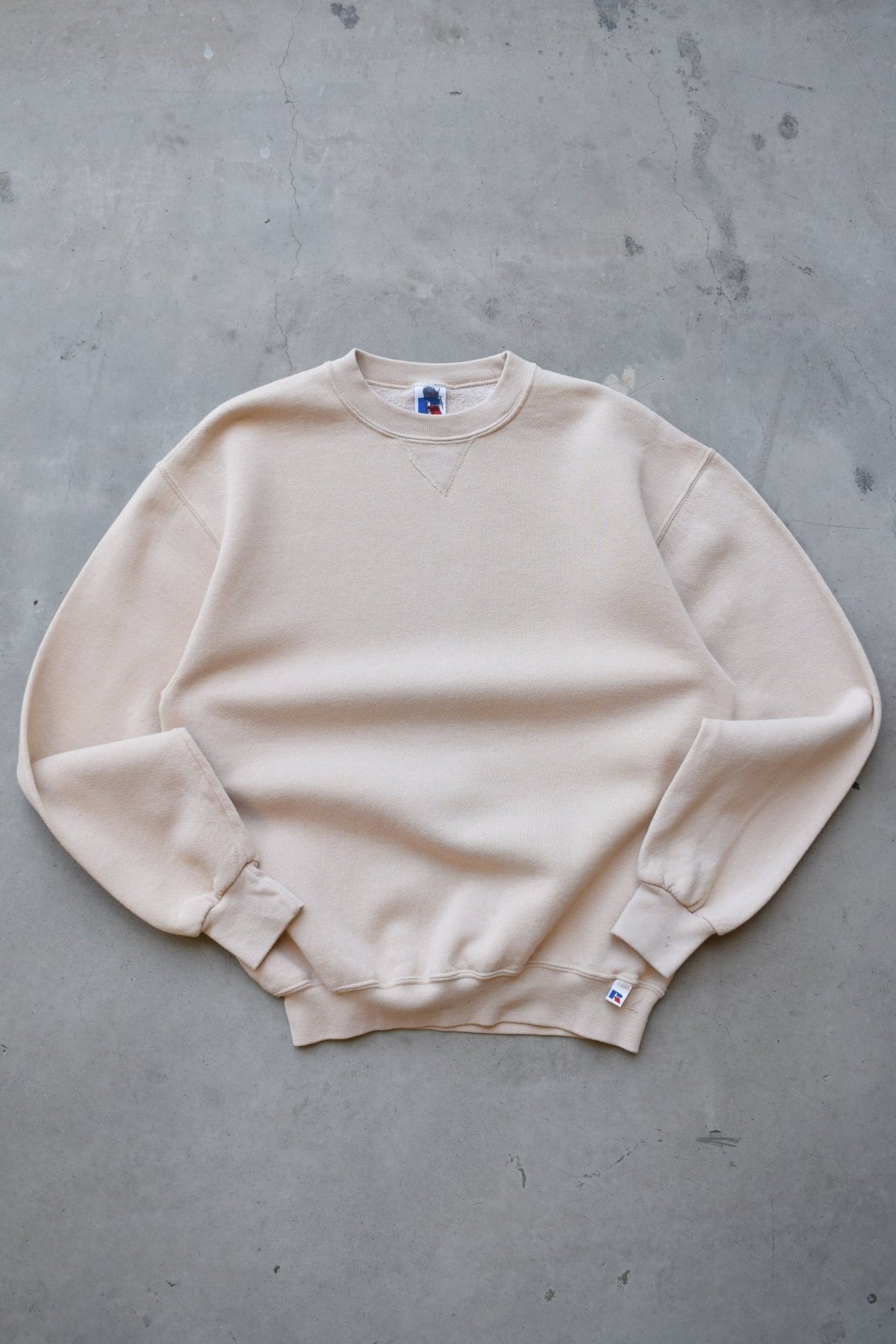 Russell Athletic Beige Crewneck — 1990s (M) - Retrospective Store