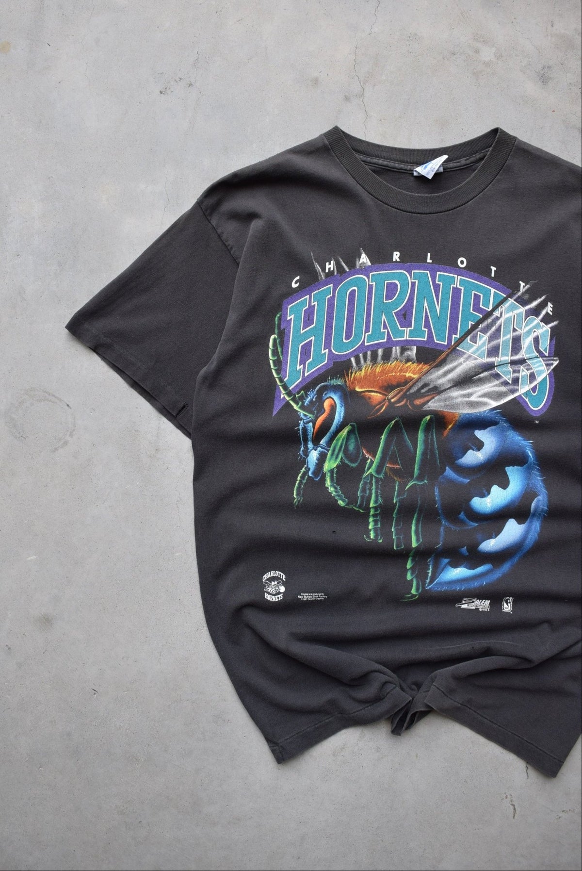 Salem x NBA Charlotte Hornets Faded-Black Graphic Tee — 1991 (M) - Retrospective Store