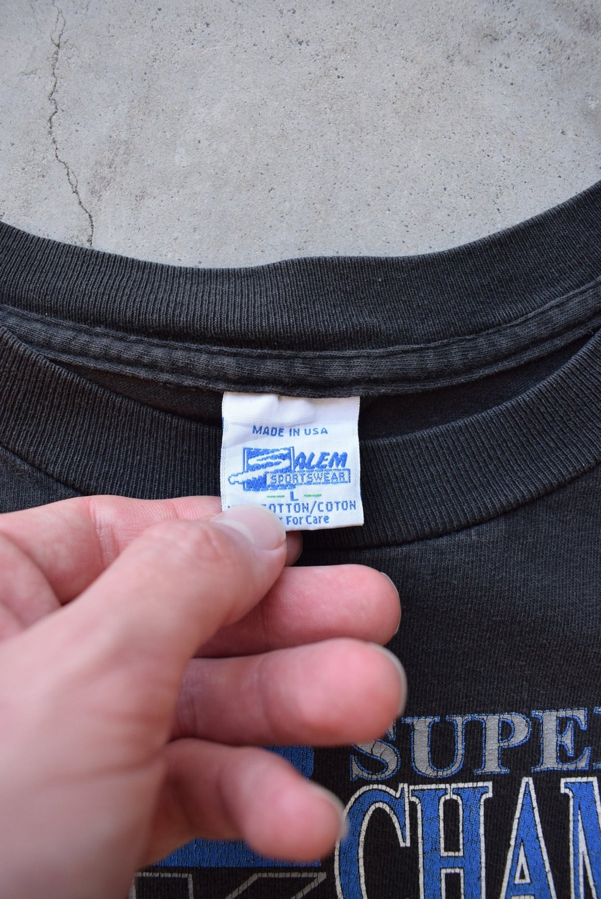 Salem x NFL Dallas Cowboys Back-2-Back Champions Black Graphic Tee — 1994 (L/XL) - Retrospective Store
