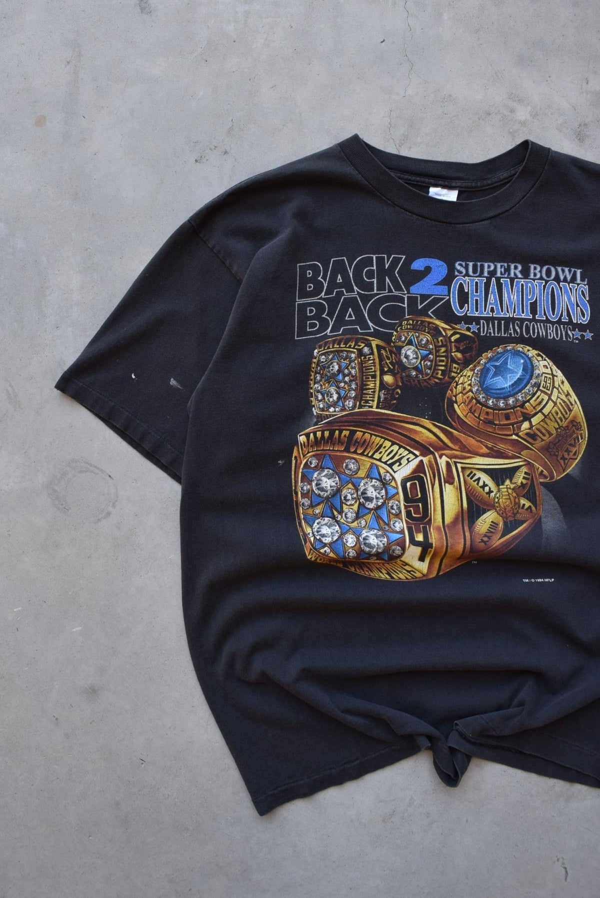 Salem x NFL Dallas Cowboys Back-2-Back Champions Black Graphic Tee — 1994 (L/XL) - Retrospective Store
