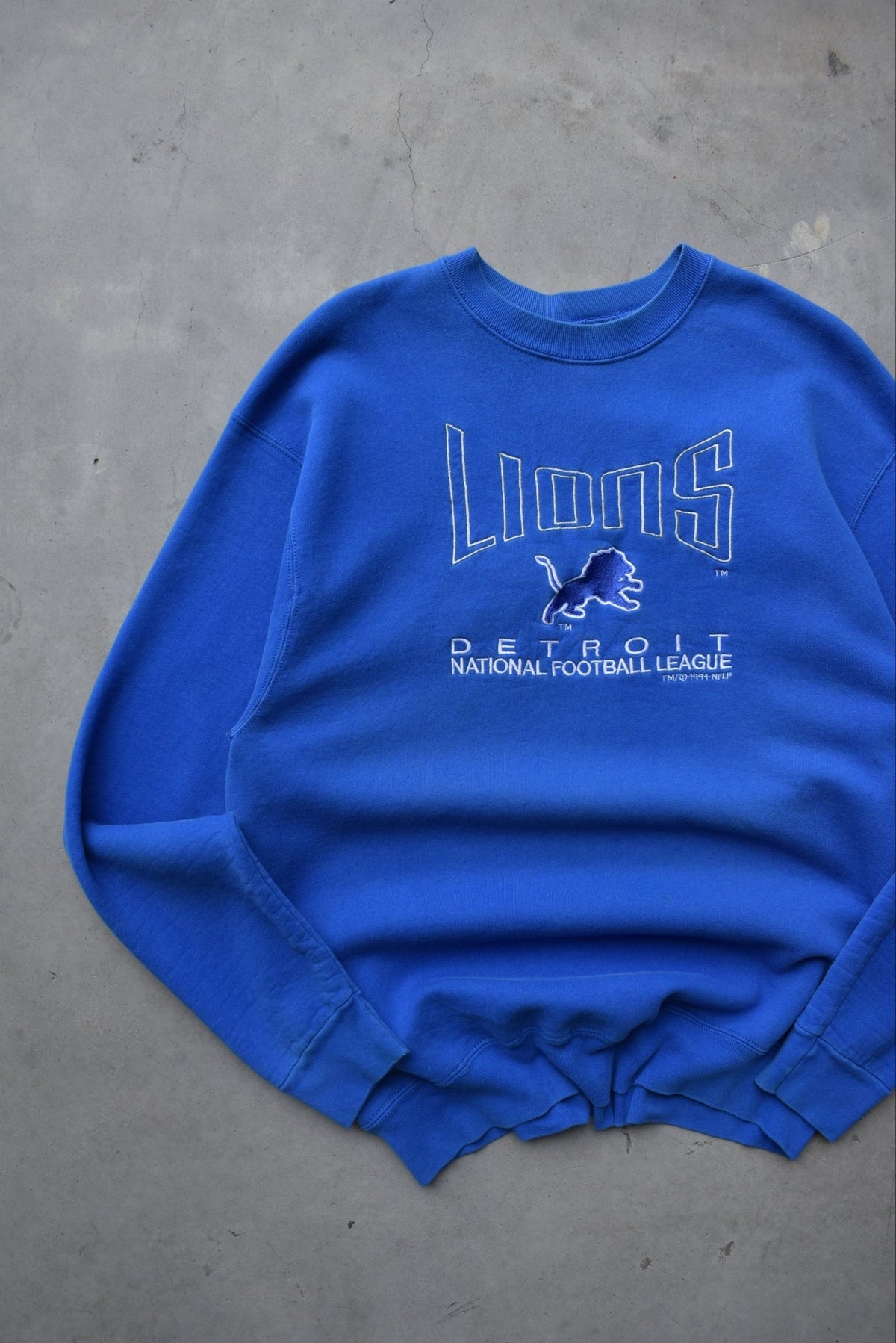 Salem x NFL Detroit Lions Blue Embroidered Spellout Crewneck — 1994 (XL) - Retrospective Store
