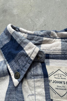 St. Johns Bay White & Blue Cropped Long Sleeve Button Up — 2000s (M) - Retrospective Store