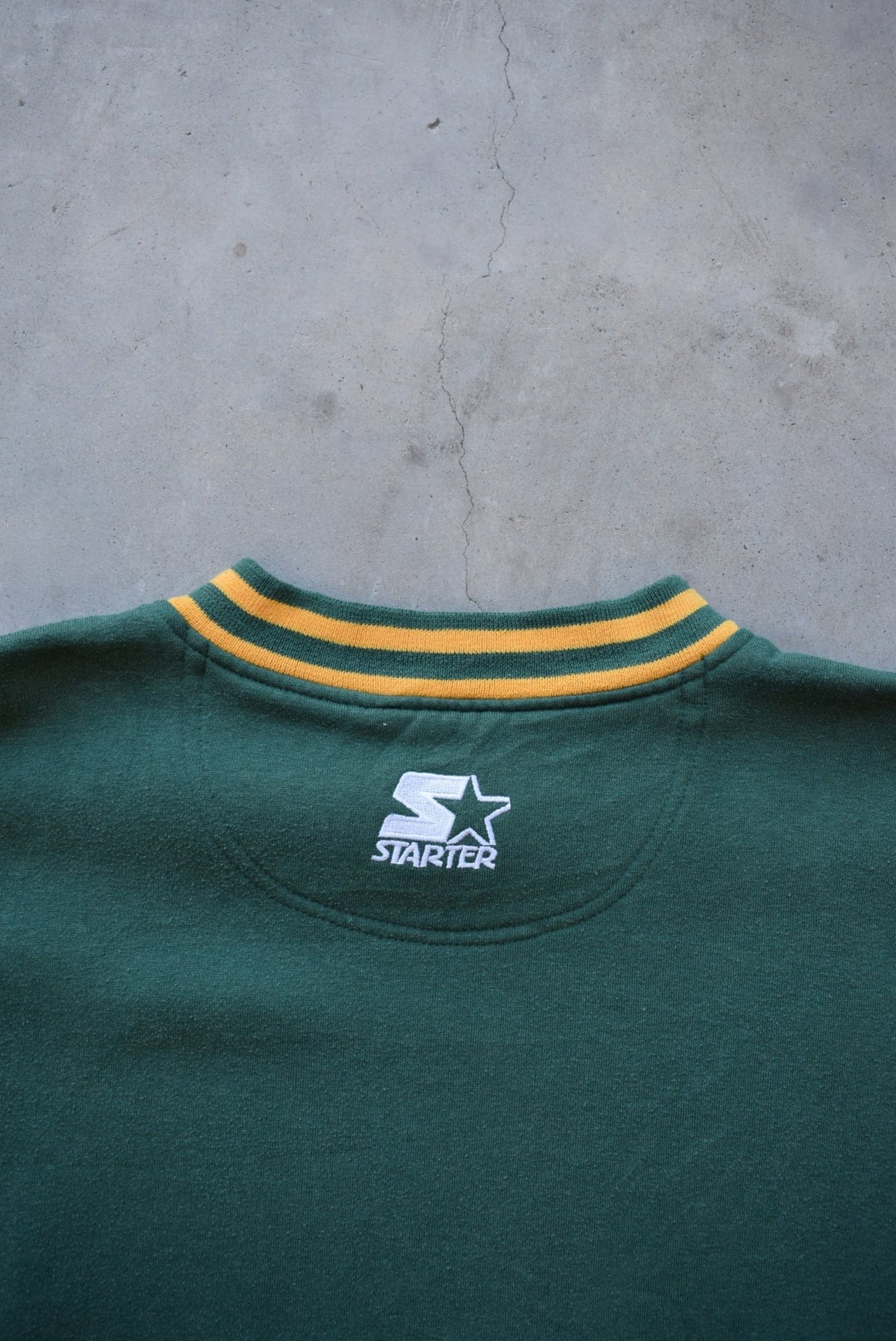 Starter x NFL Green Bay Packers Green Embroidered Crewneck — 2000s (XL) - Retrospective Store