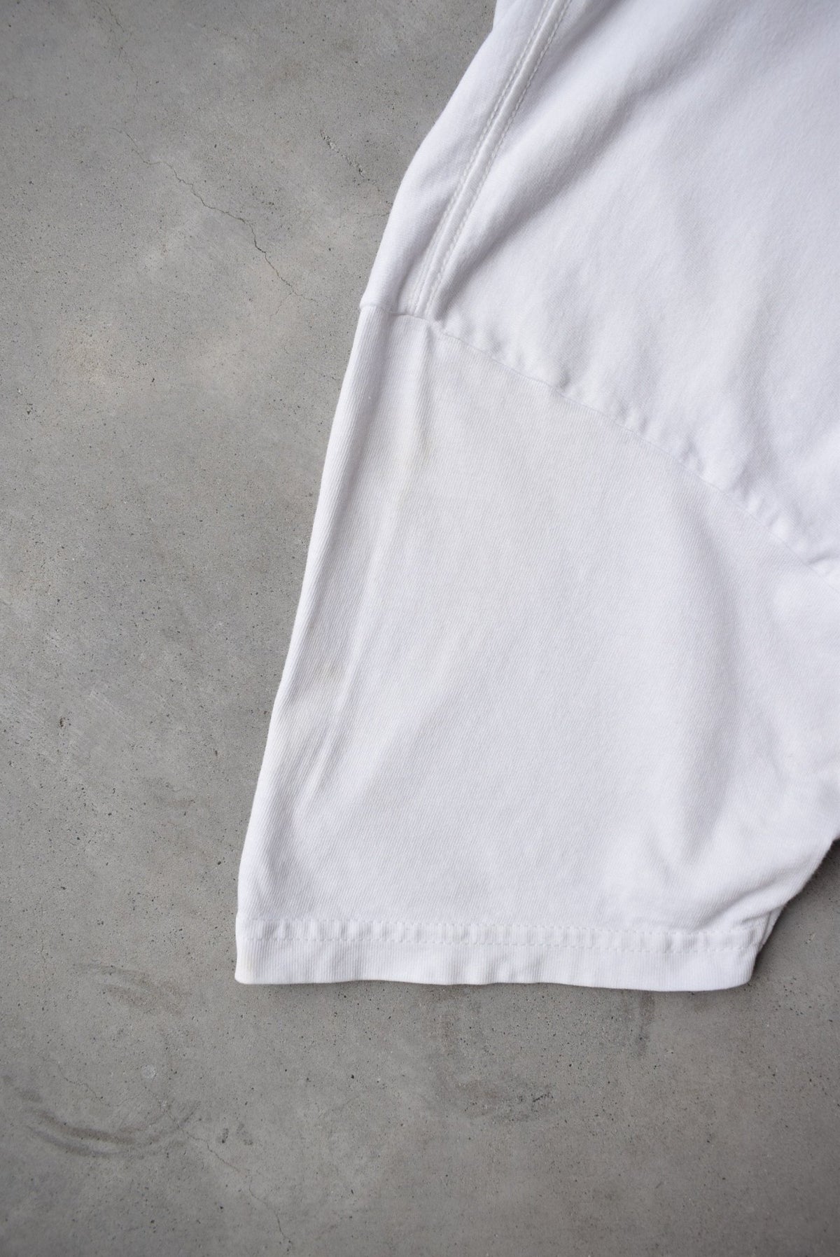 Supreme 'Vampirella' White Graphic Tee — 2000s (M/L) - Retrospective Store