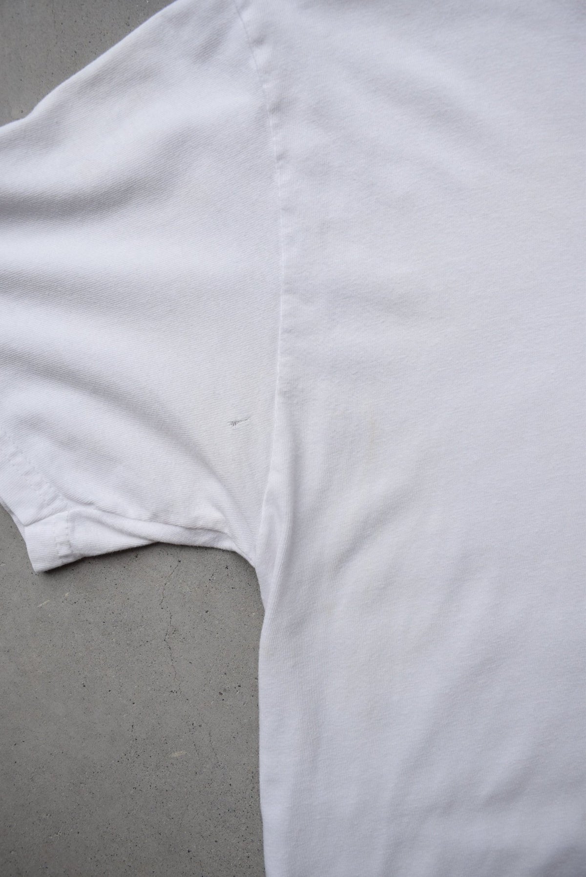 Supreme 'Vampirella' White Graphic Tee — 2000s (M/L) - Retrospective Store