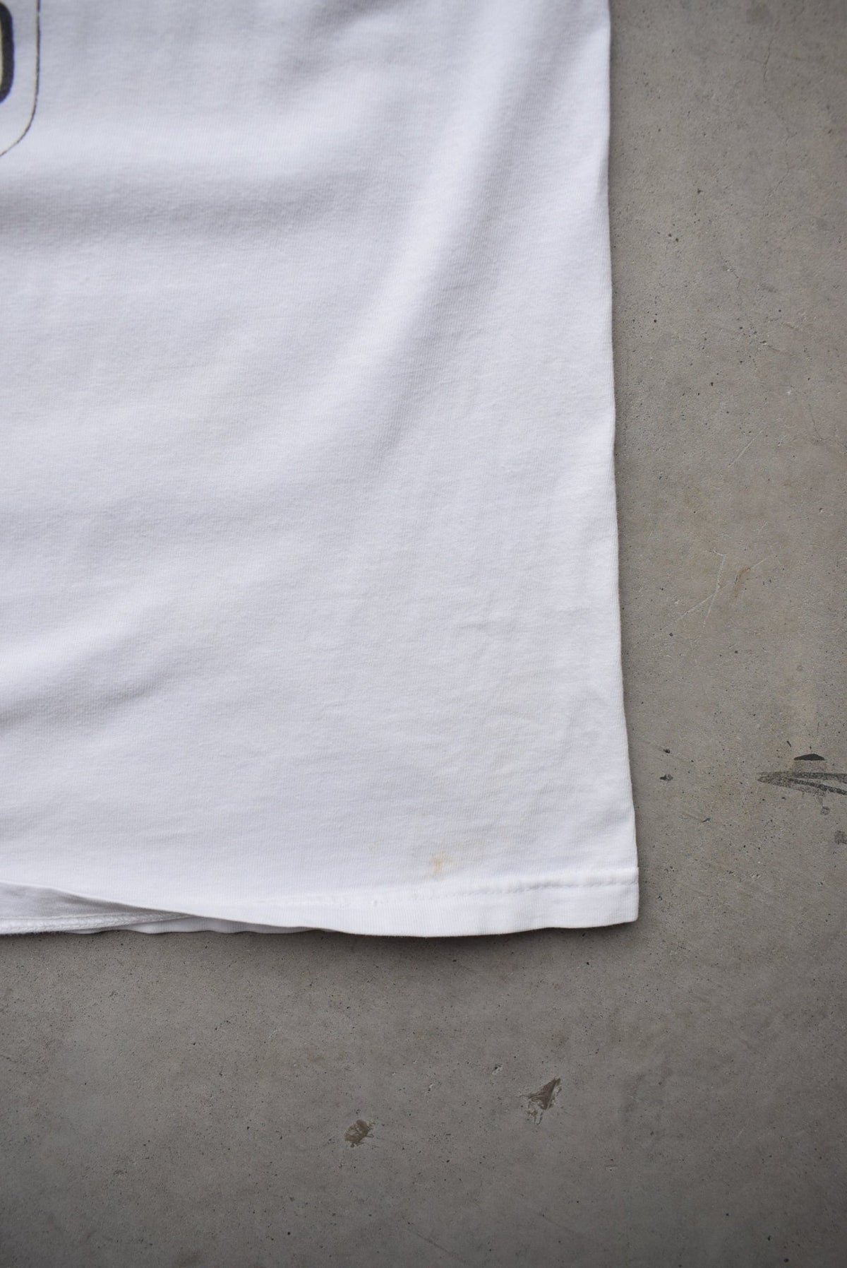 Supreme 'Vampirella' White Graphic Tee — 2000s (M/L) - Retrospective Store