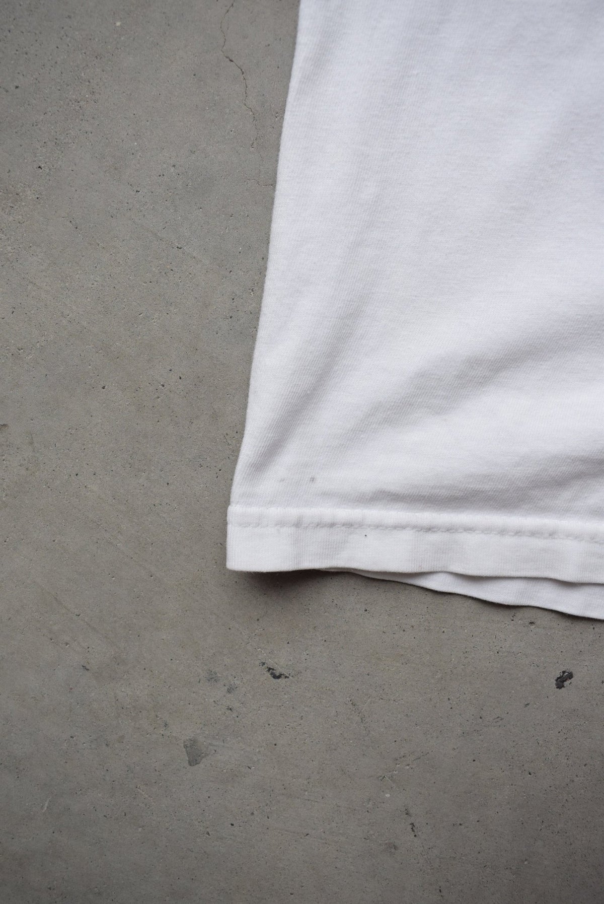 Supreme 'Vampirella' White Graphic Tee — 2000s (M/L) - Retrospective Store