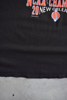 Syracuse University NCAA Basketball Black Graphic Tee — 2003 (XXL) - Retrospective Store