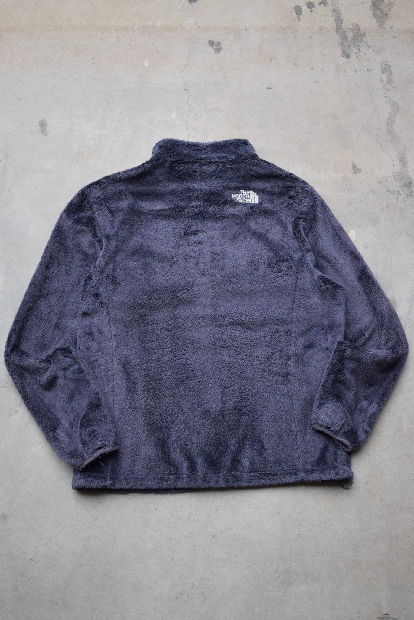 The North Face Slate-Grey Embroidered Teddy Fleece Jacket — 2000s (Women's L) - Retrospective Store