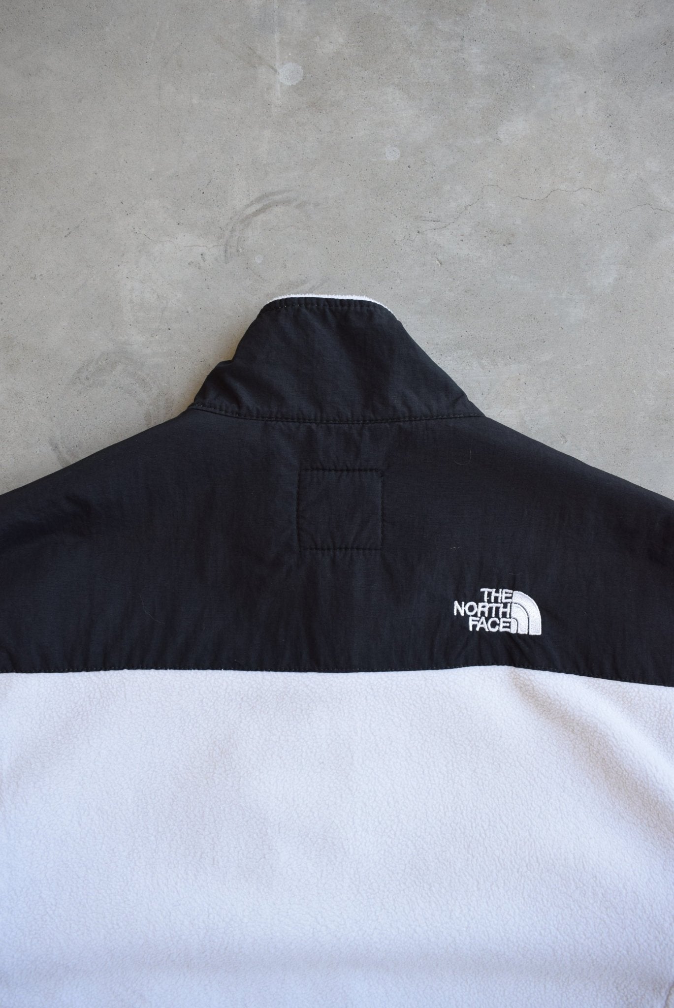 The North Face White Embroidered Denali Fleece Jacket —2000s (Women's L) - Retrospective Store