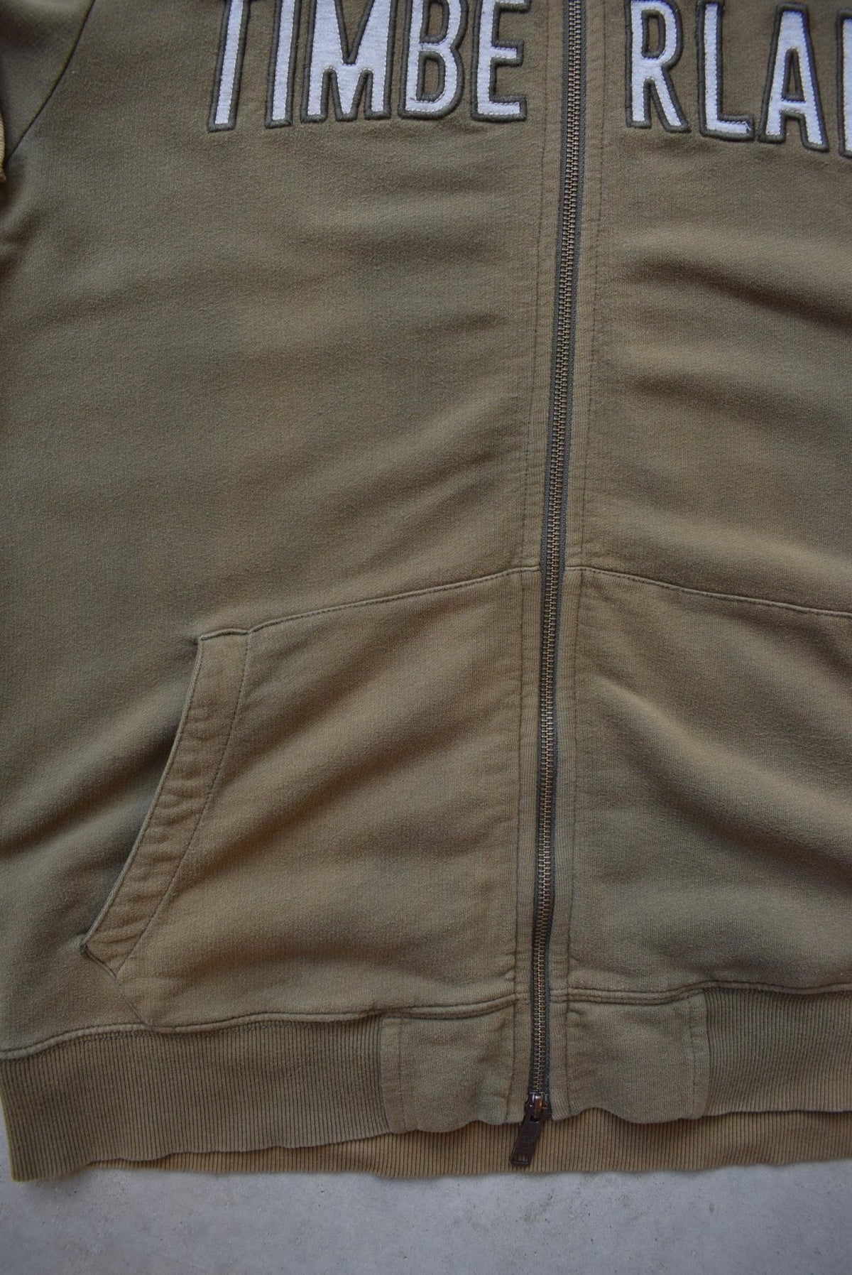 Timberland Olive-Green Embroidered Spellout Full-Zip Hoodie — 2000s (L) - Retrospective Store