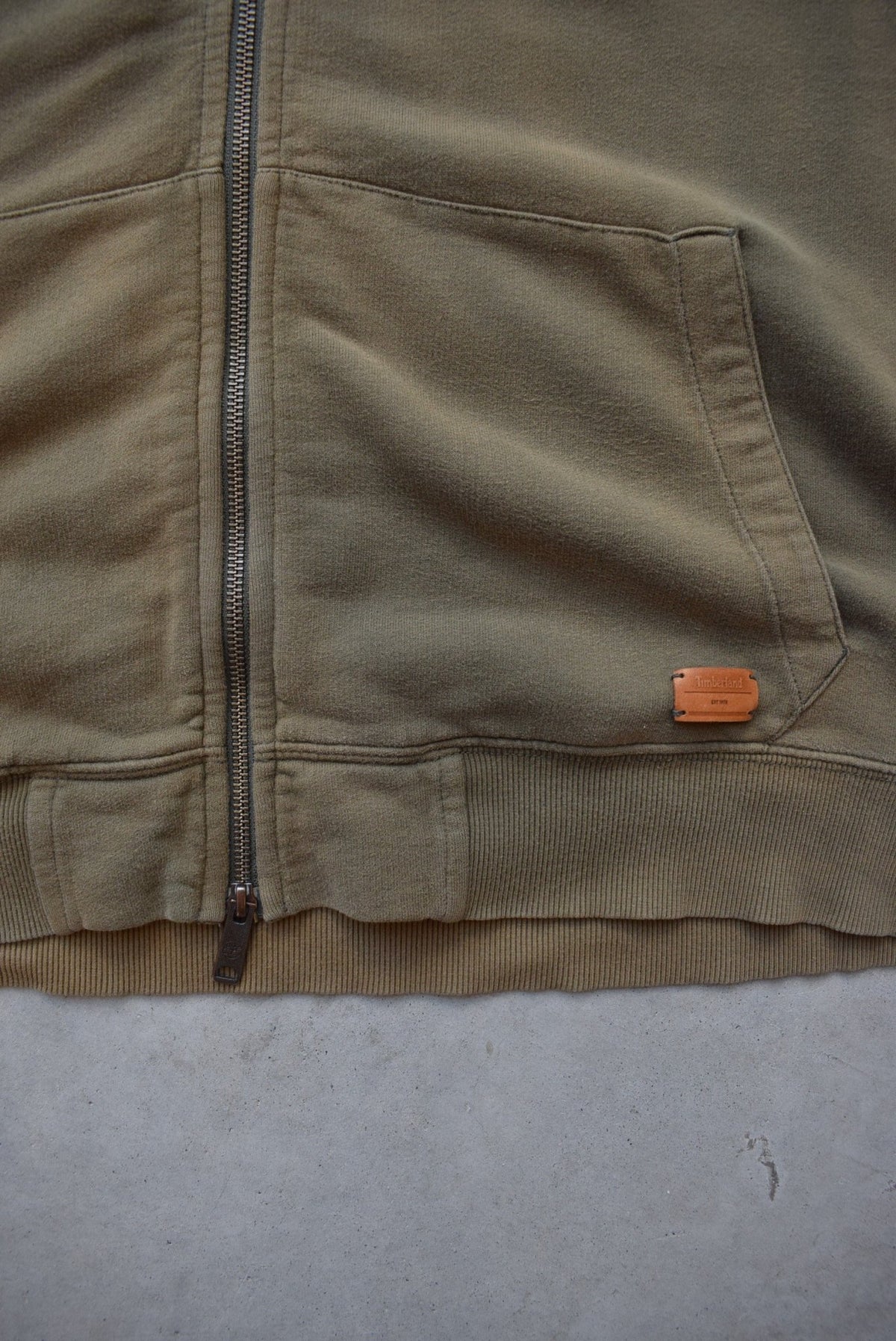 Timberland Olive-Green Embroidered Spellout Full-Zip Hoodie — 2000s (L) - Retrospective Store