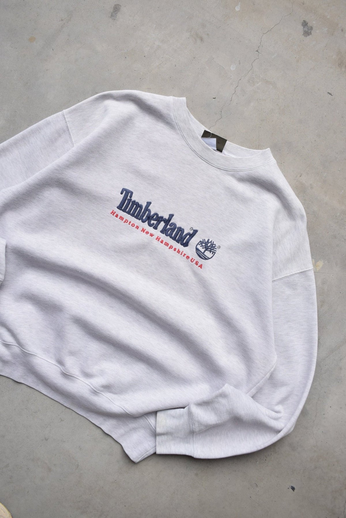 Timberland Weathergear Grey Embroidered Spellout Crewneck — 1990s (L) - Retrospective Store