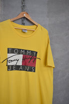 Tommy Hilfiger Jeans Spellout Tee — 2000s (XL) - Retrospective Store
