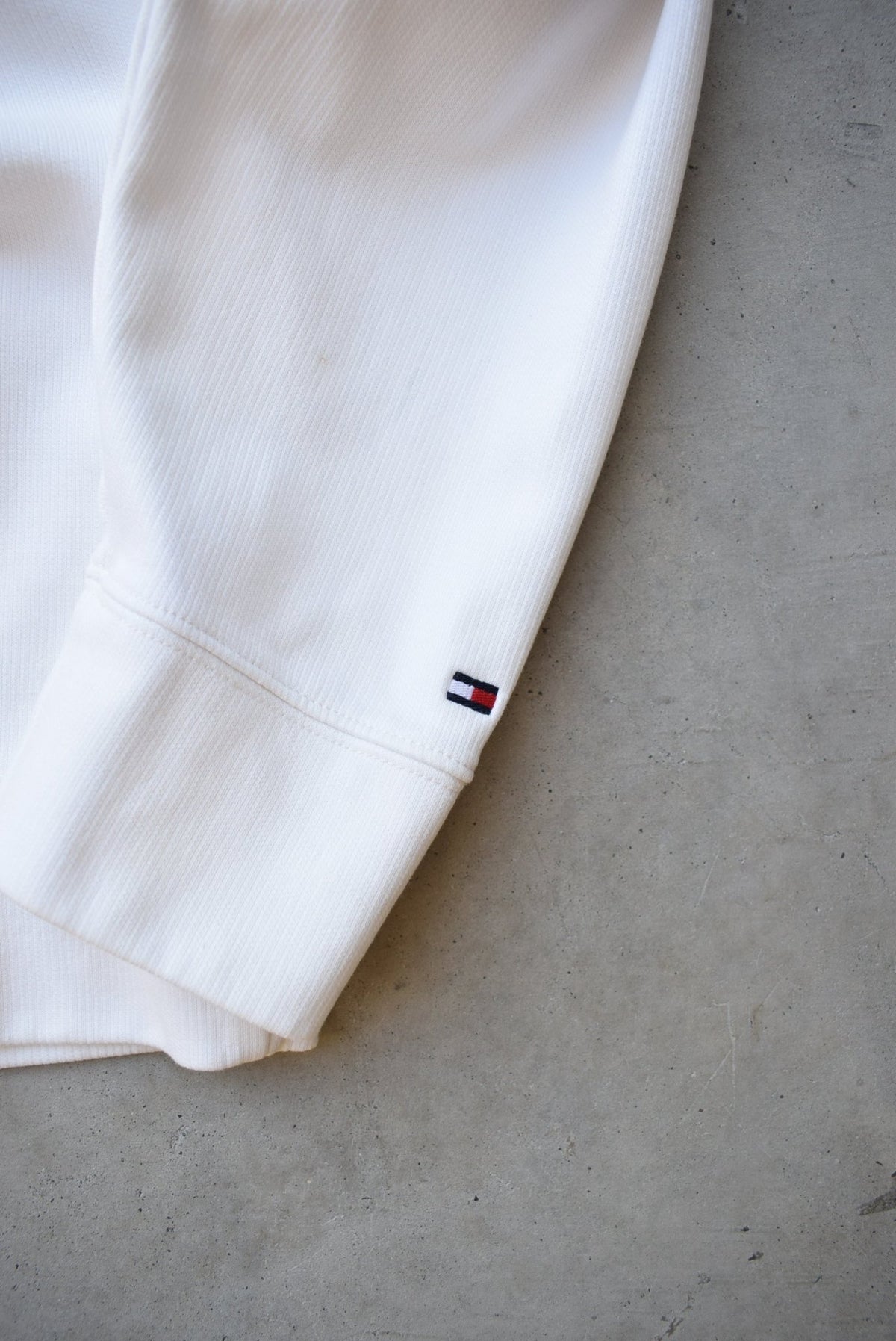 Tommy Hilfiger White Embroidered Spellout Quarter Zip — 1990s (M) - Retrospective Store