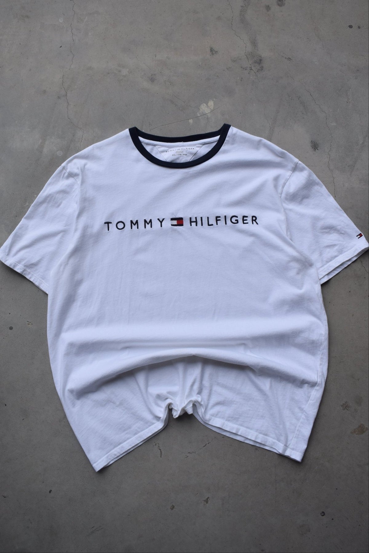 Tommy Hilfiger White Embroidered Spellout Tee — 2000s (XL) - Retrospective Store