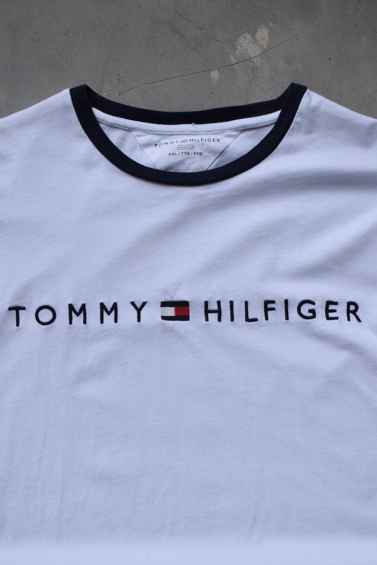 Tommy Hilfiger White Embroidered Spellout Tee — 2000s (XL) - Retrospective Store
