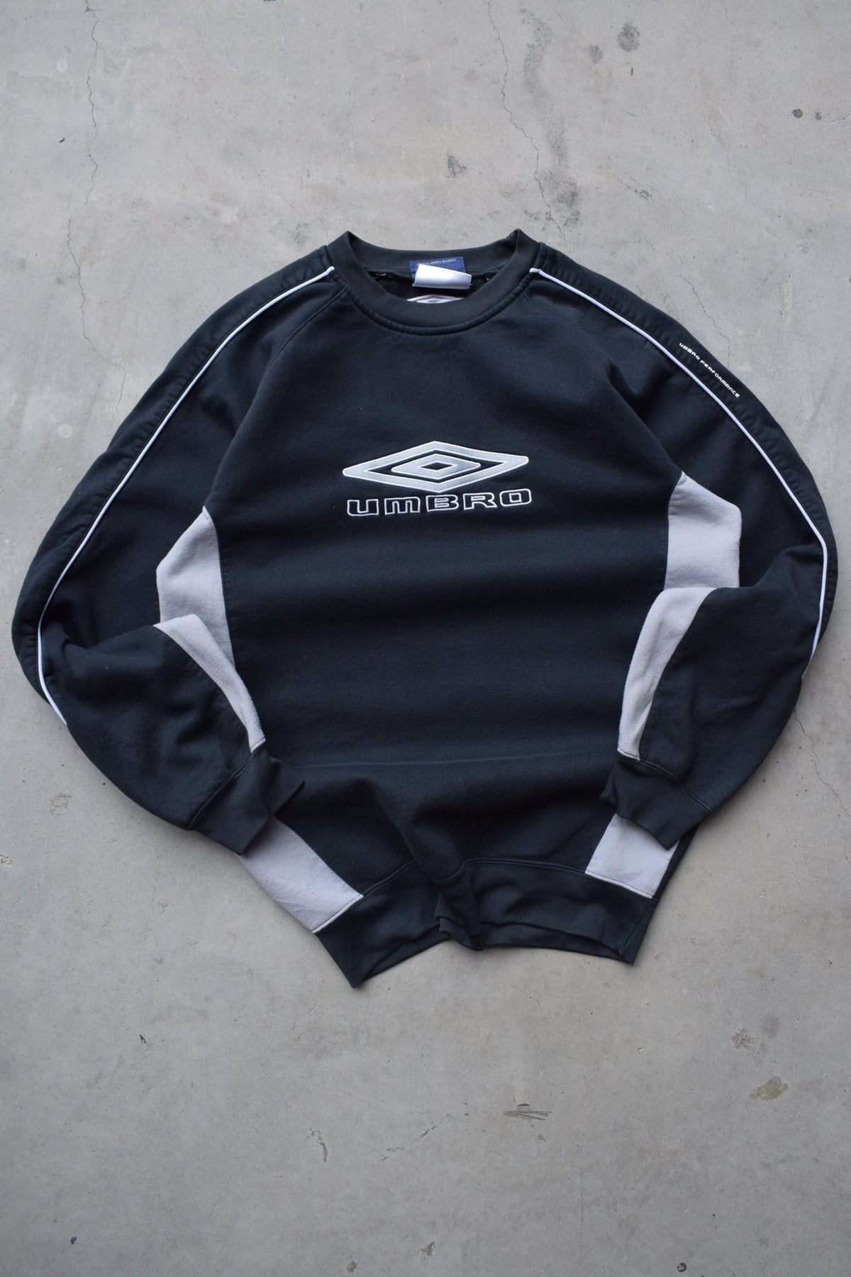 Umbro Black Embroidered Spellout Crewneck — 1990s (S) - Retrospective Store