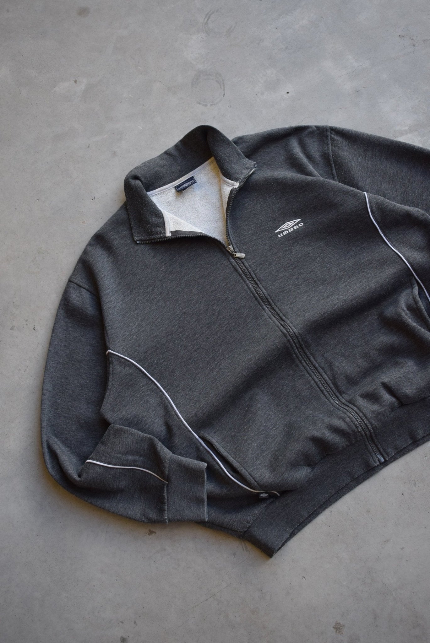 Umbro Charcoal Embroidered Jacket — 2000s (XL) - Retrospective Store