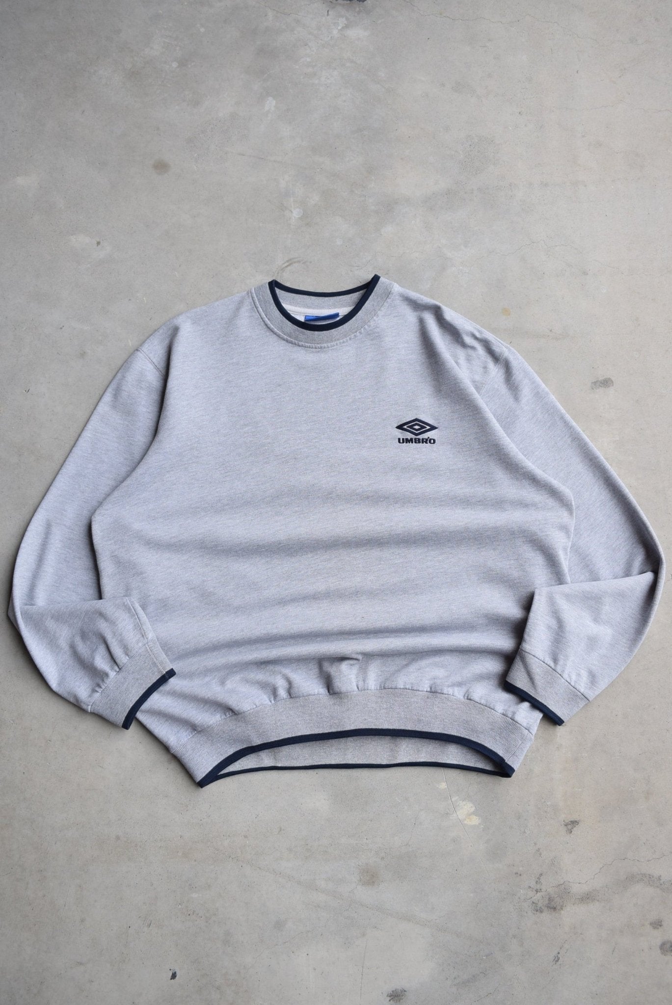 Umbro Grey Embroidered Logo Crewneck — 1990s (XXL) - Retrospective Store