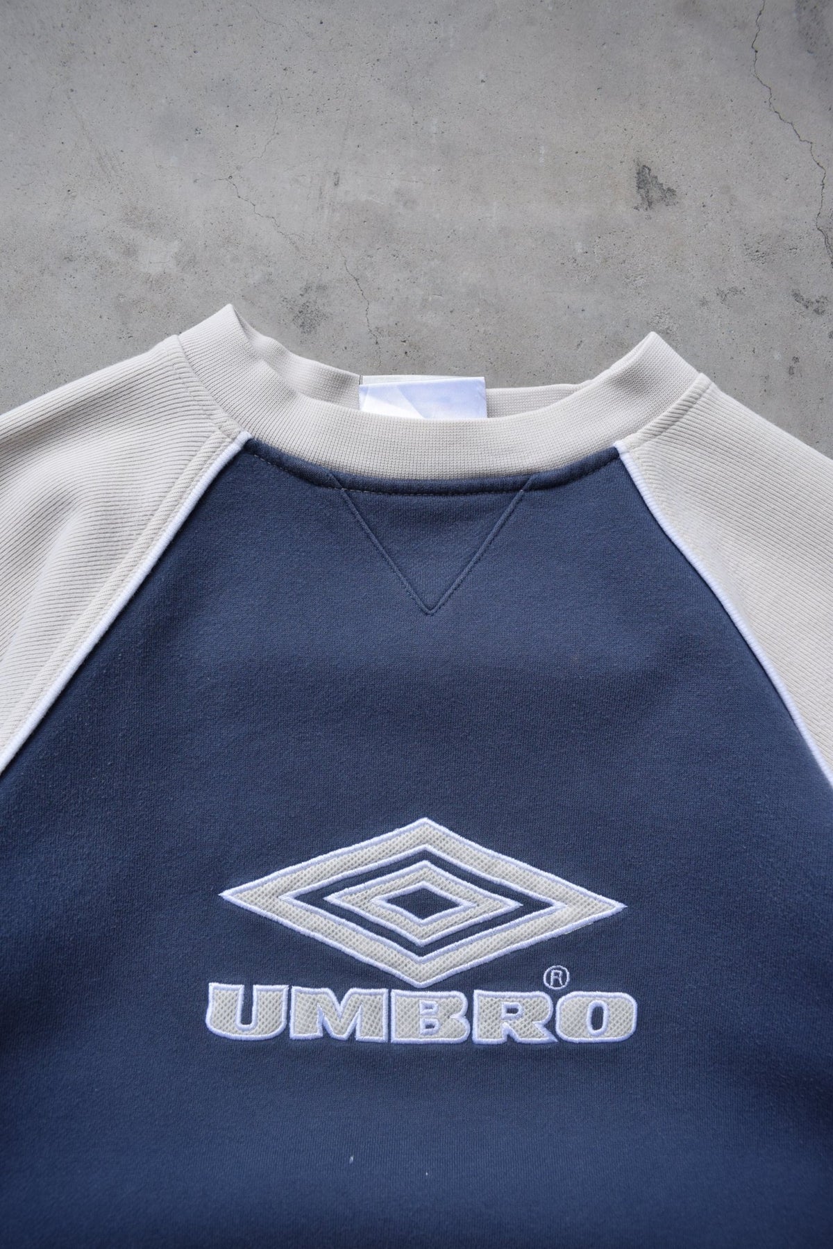 Umbro Navy & Cream Embroidered Spellout Crewneck — 1990s (M) - Retrospective Store