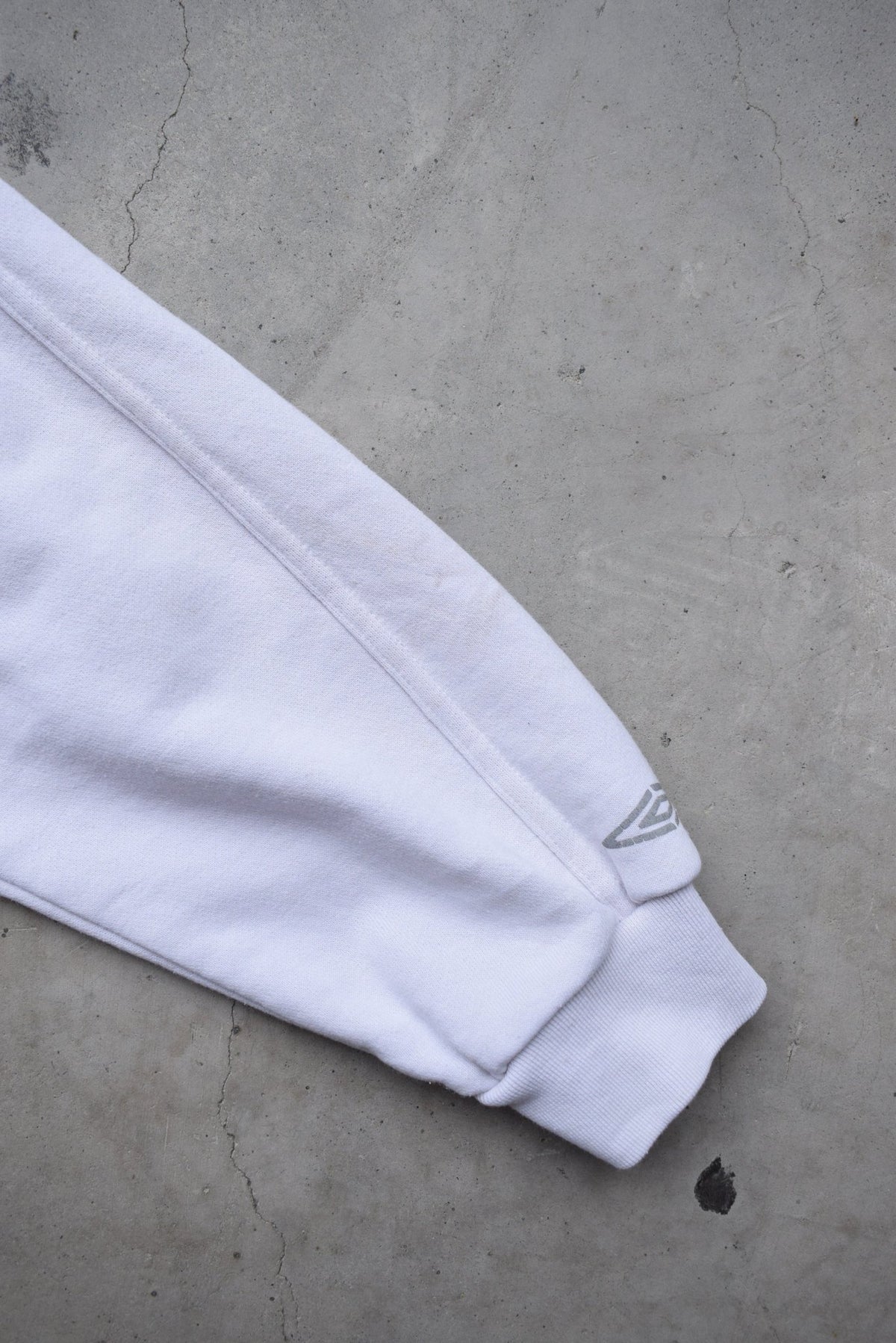 Umbro White Embroidered Spellout Crewneck — 2000s (XS/S) - Retrospective Store