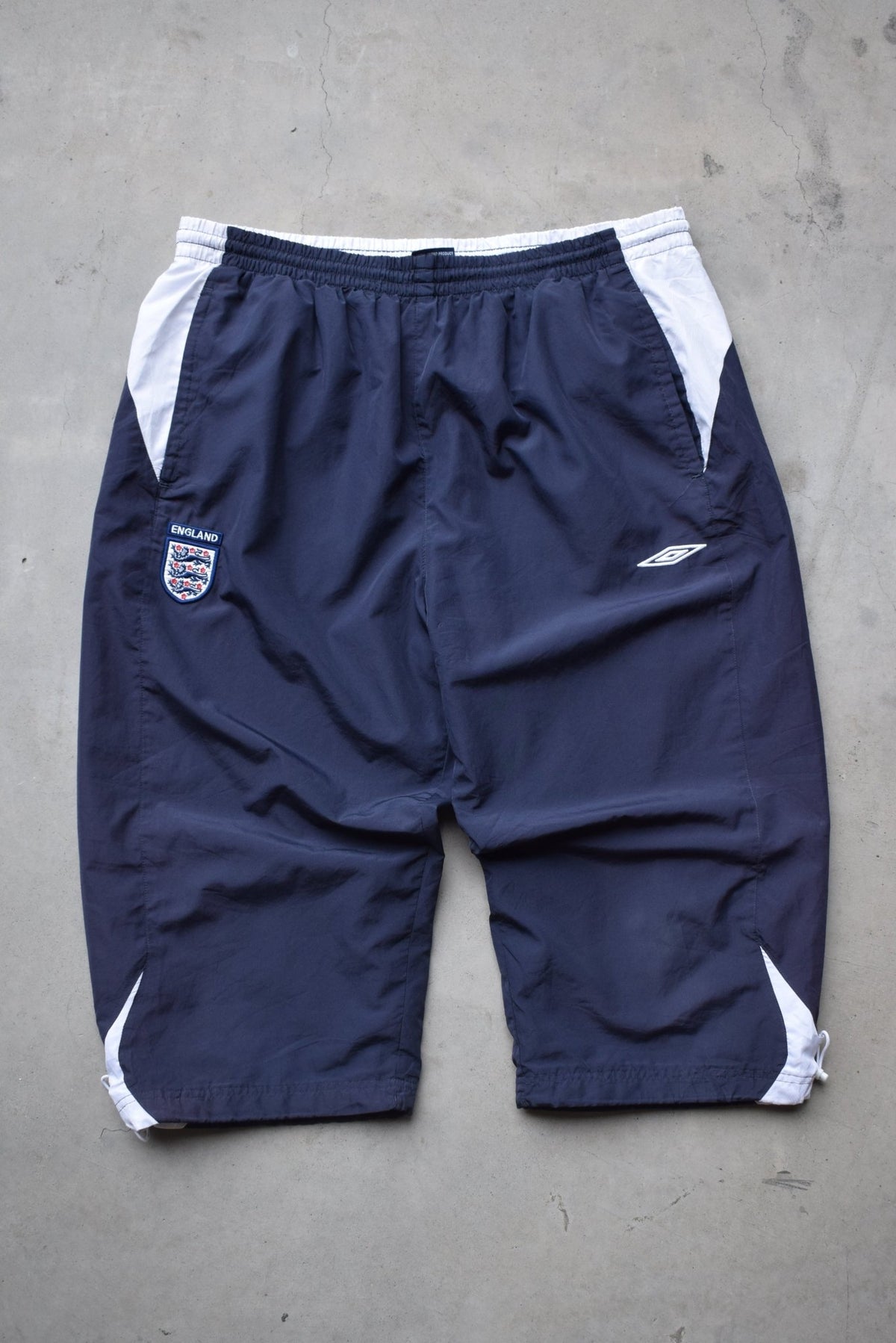 Umbro x England National Football Team Embroidered 3/4 Track Pants — 2000s (XL) - Retrospective Store