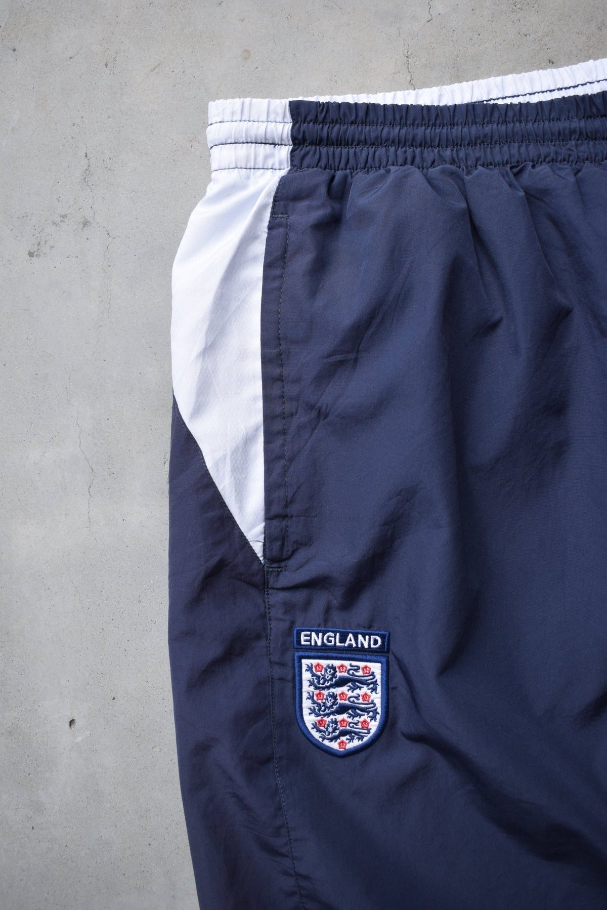 Umbro x England National Football Team Embroidered 3/4 Track Pants — 2000s (XL) - Retrospective Store