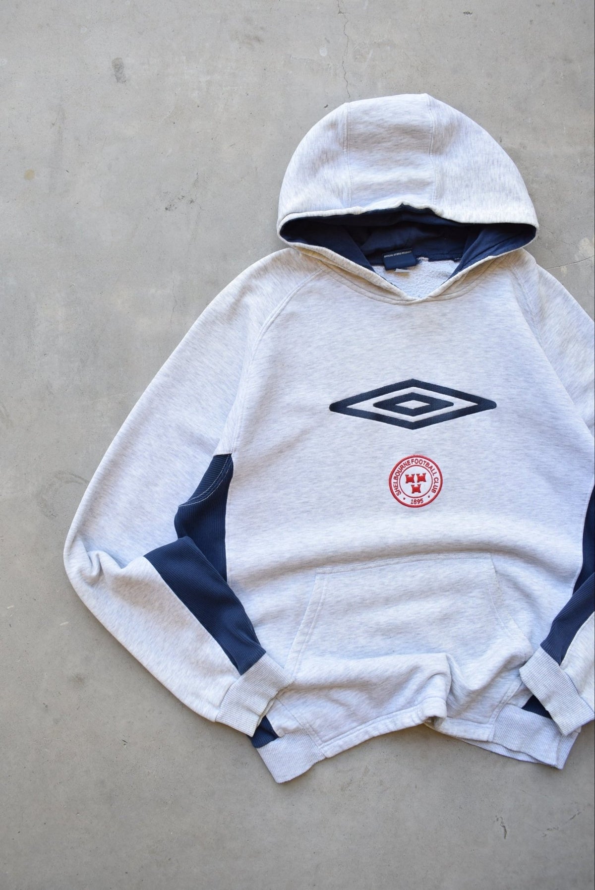 Umbro x Shelbourne FC Grey & Navy Embroidered Hoodie — 1990s (L) - Retrospective Store