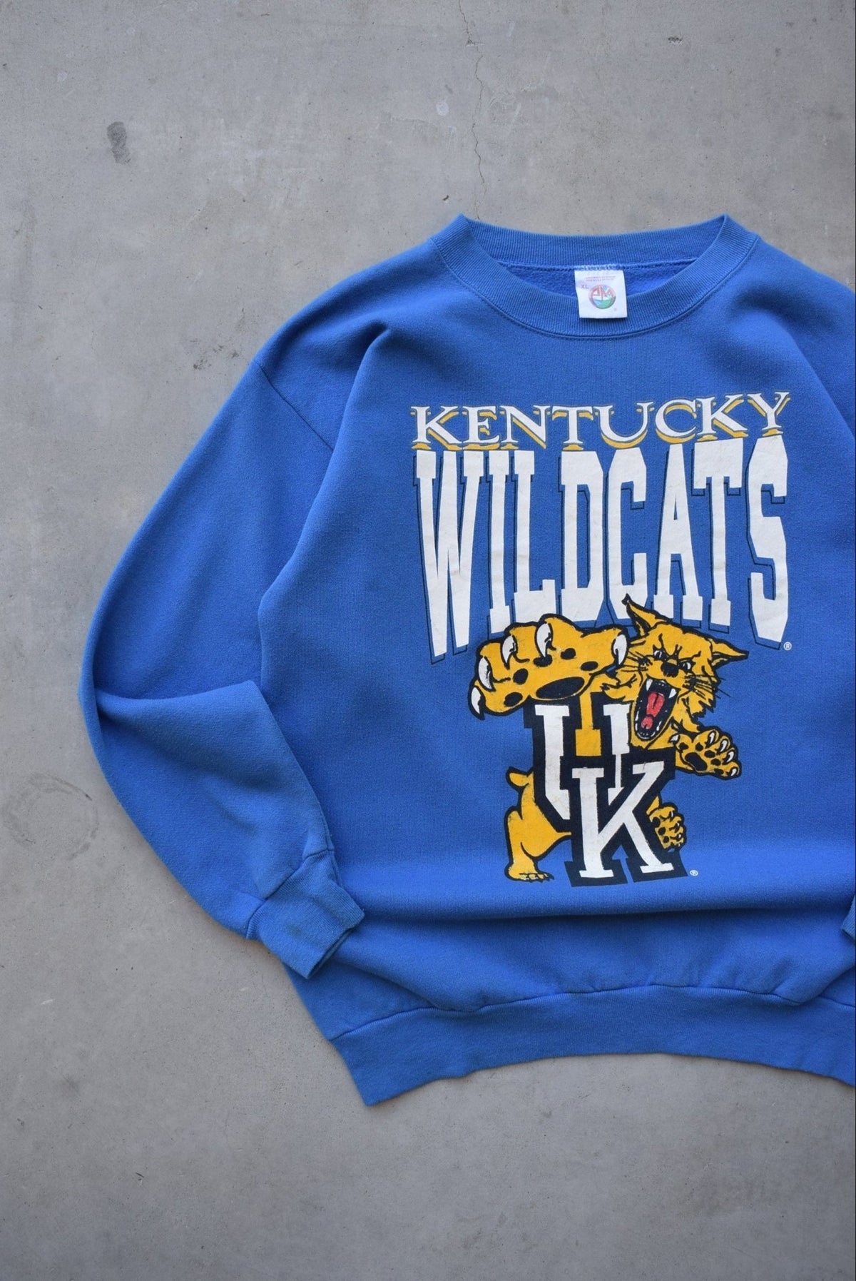 University of Kentucky Wildcats Blue Graphic Crewneck — 1990s (L) - Retrospective Store