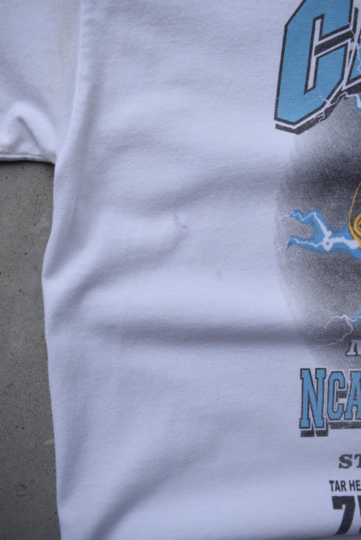 University of North Carolina White Graphic Tee — 2005 (L) - Retrospective Store