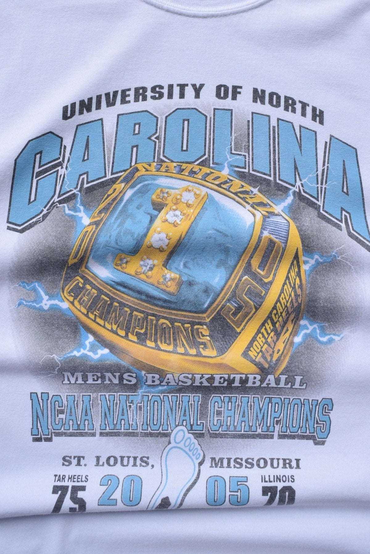 University of North Carolina White Graphic Tee — 2005 (L) - Retrospective Store