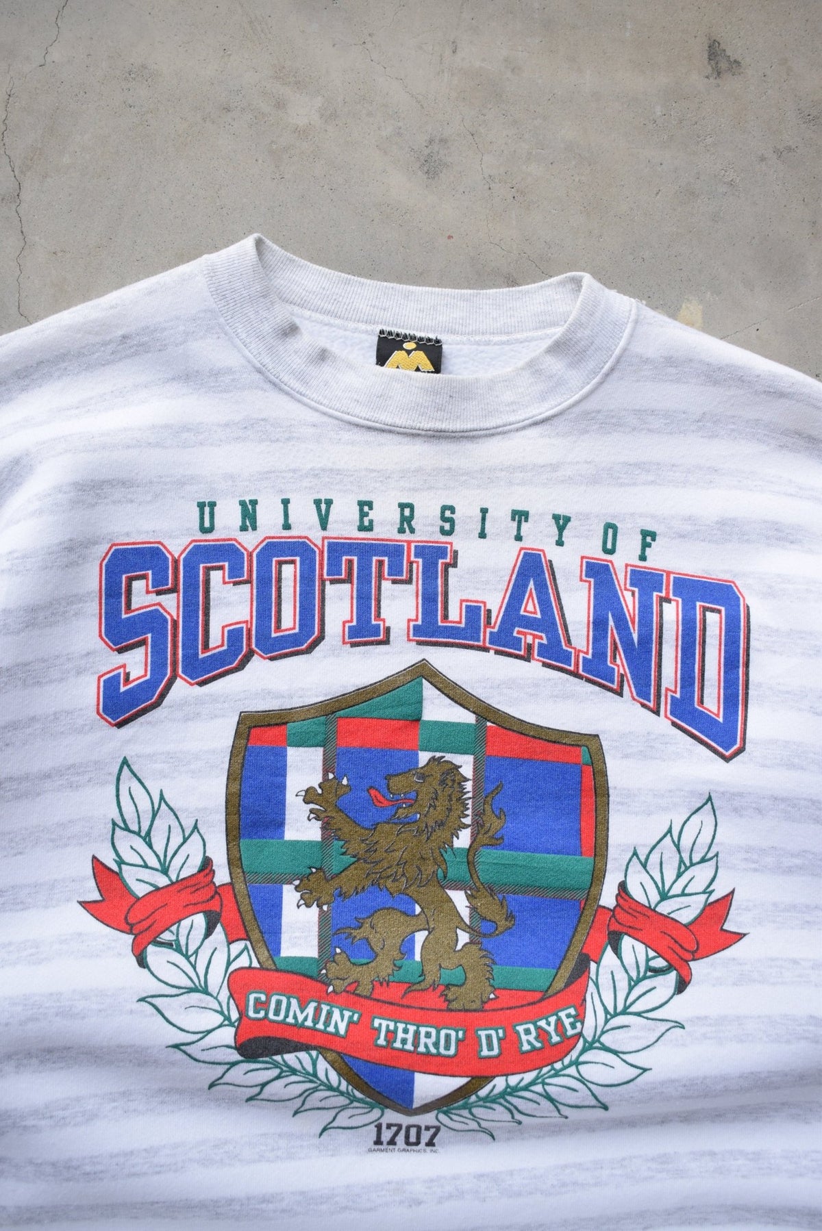 University of Scotland Grey & White Graphic Crewneck — 1990s (L/XL) - Retrospective Store