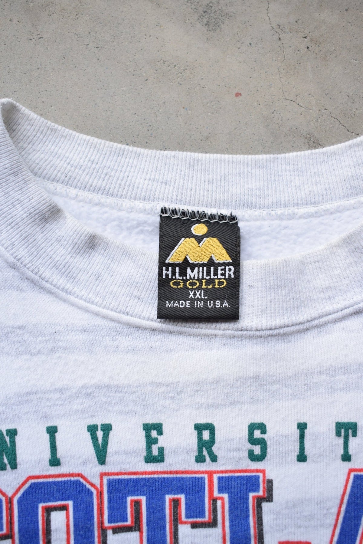 University of Scotland Grey & White Graphic Crewneck — 1990s (L/XL) - Retrospective Store