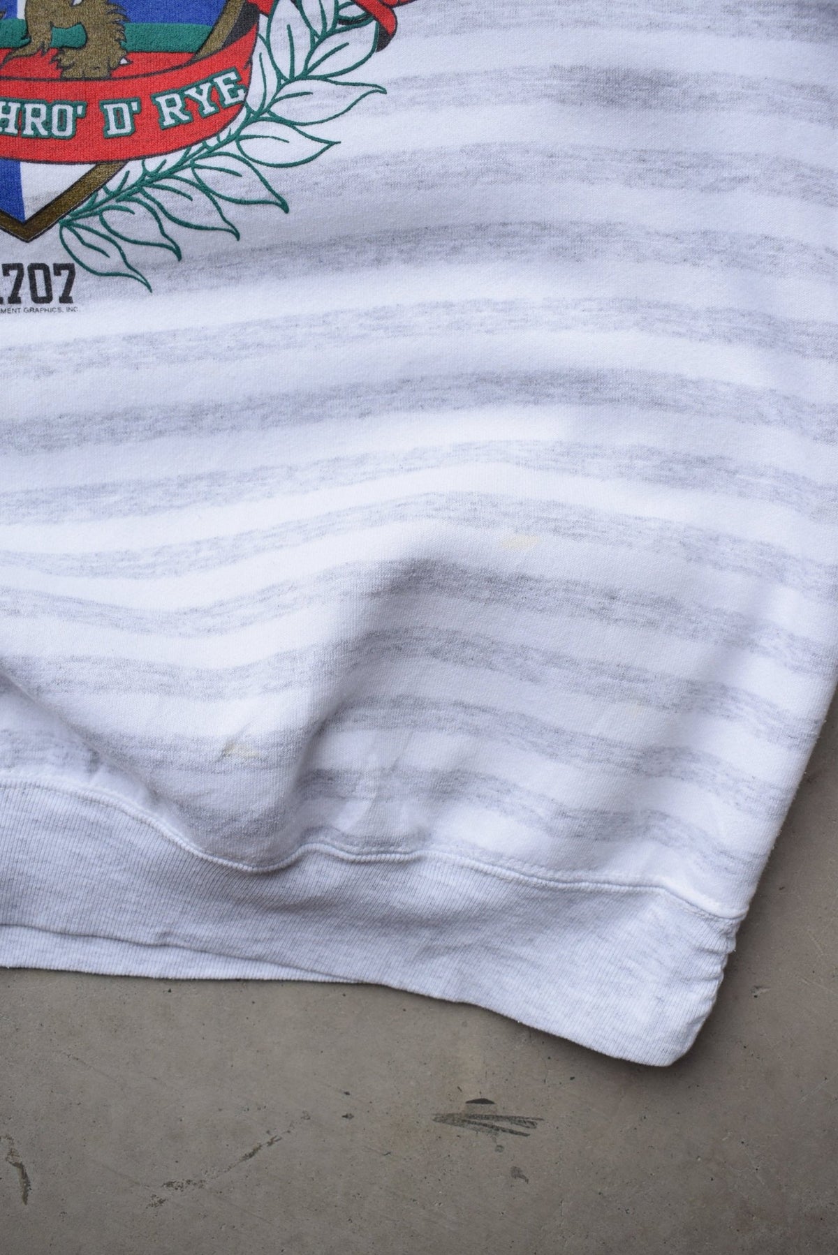 University of Scotland Grey & White Graphic Crewneck — 1990s (L/XL) - Retrospective Store