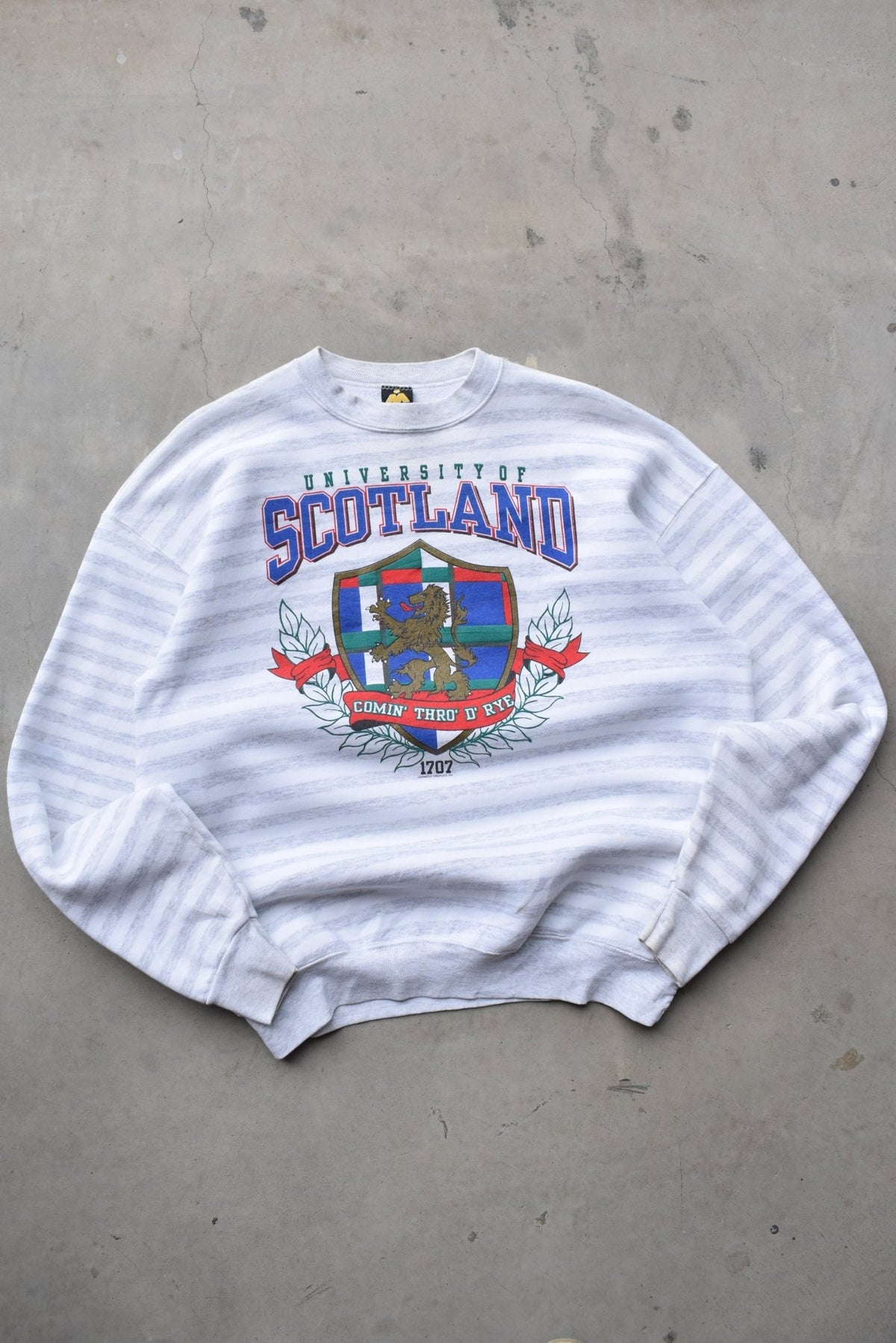 University of Scotland Grey & White Graphic Crewneck — 1990s (L/XL) - Retrospective Store