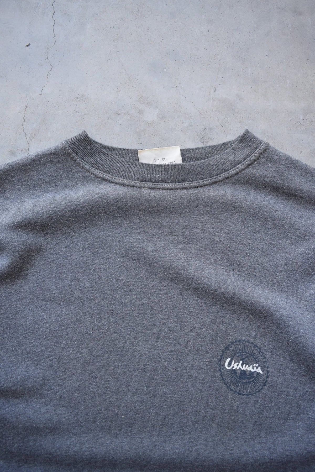 Ushuaia Charcoal Graphic Crewneck — 2000s (L) - Retrospective Store