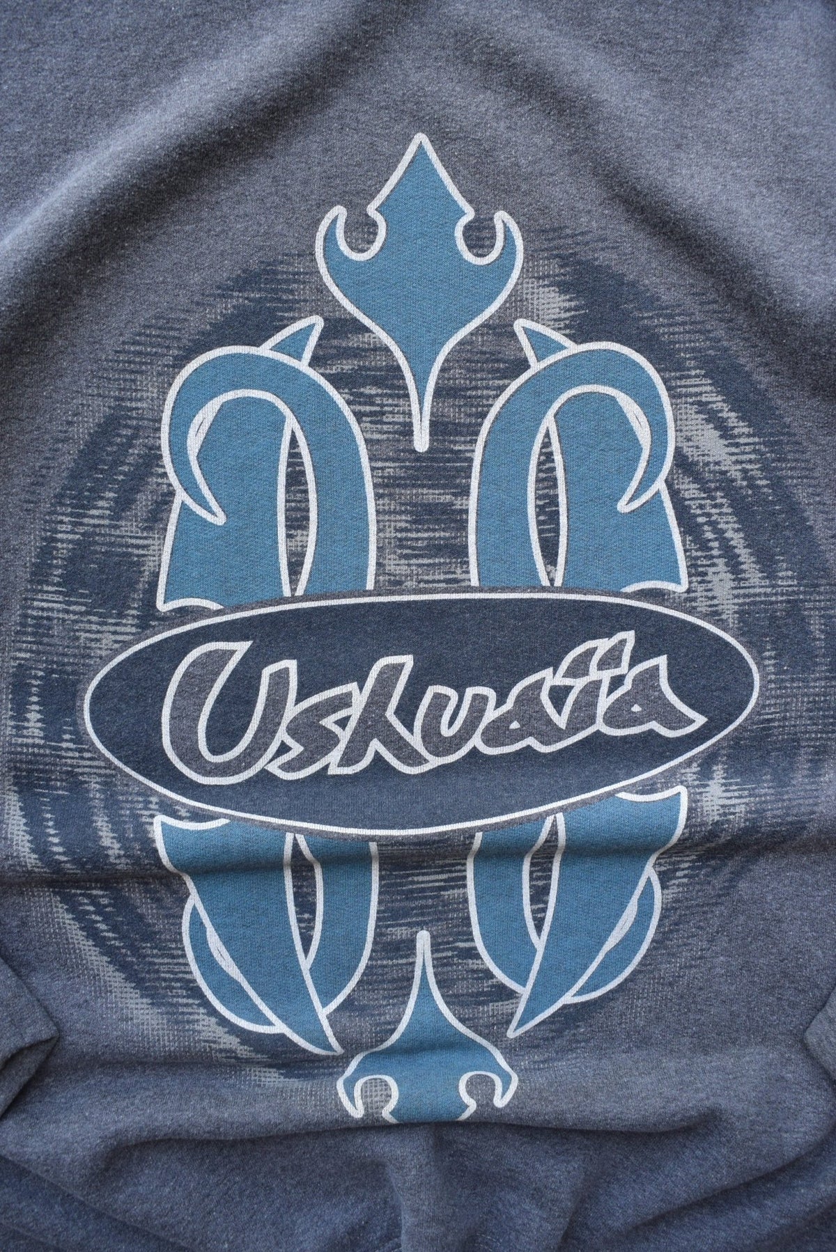 Ushuaia Charcoal Graphic Crewneck — 2000s (L) - Retrospective Store