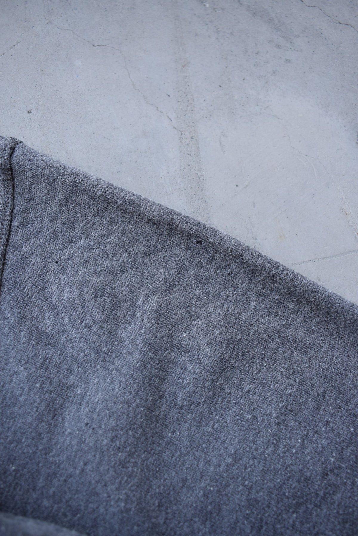 Ushuaia Charcoal Graphic Crewneck — 2000s (L) - Retrospective Store