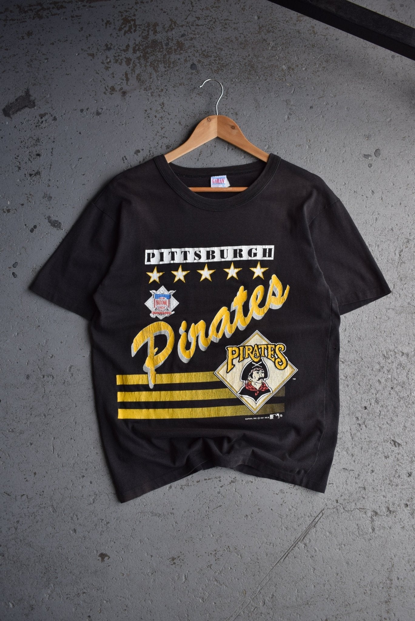 Vintage 1991 MLB Pittsburgh Pirates Tee (M) - Retrospective Store